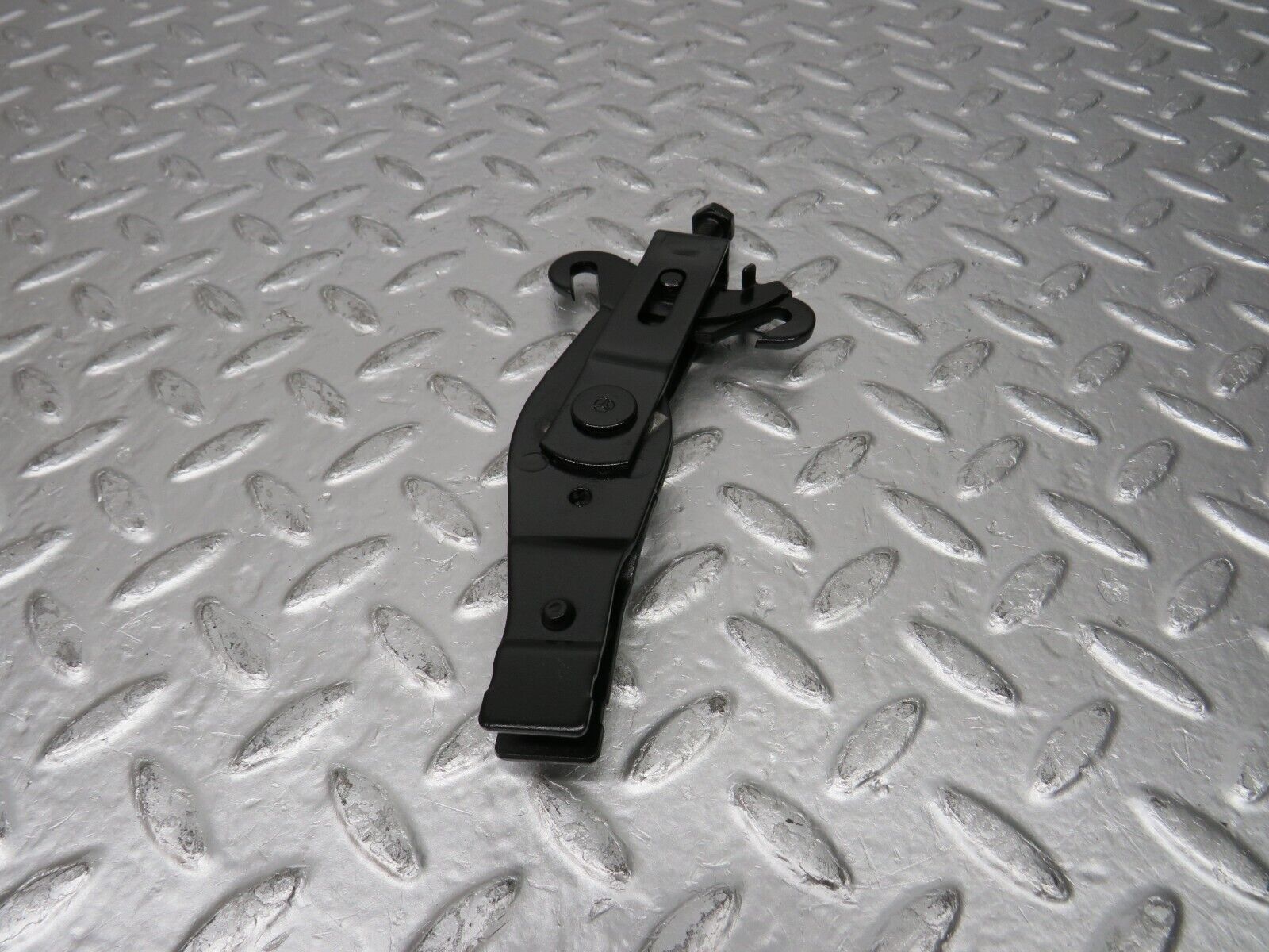 31454 Mercedes-Benz S124 220TE Wagon Handbrake Adjusting Handbrake Regulator