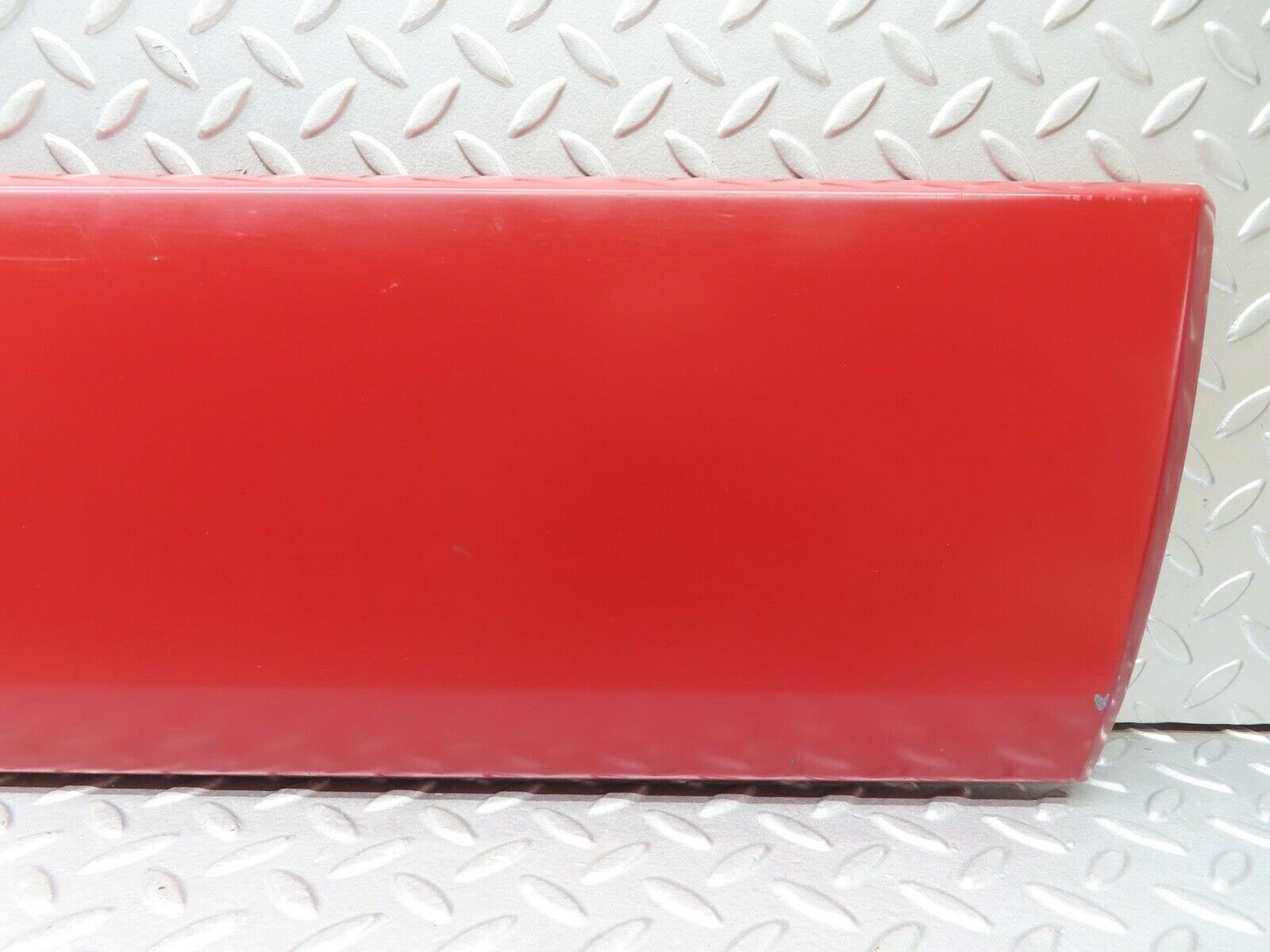 14628 Mercedes-Benz W201 190E Front Right Door Moulding Trim Red 2016905640