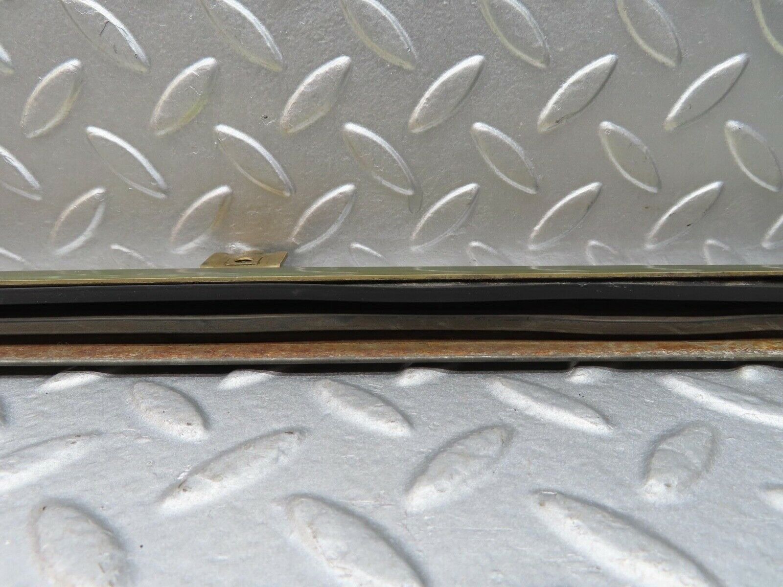 1110 Mercedes-Benz C123 230CE Coupe Front Right Door Window Bottom Rail