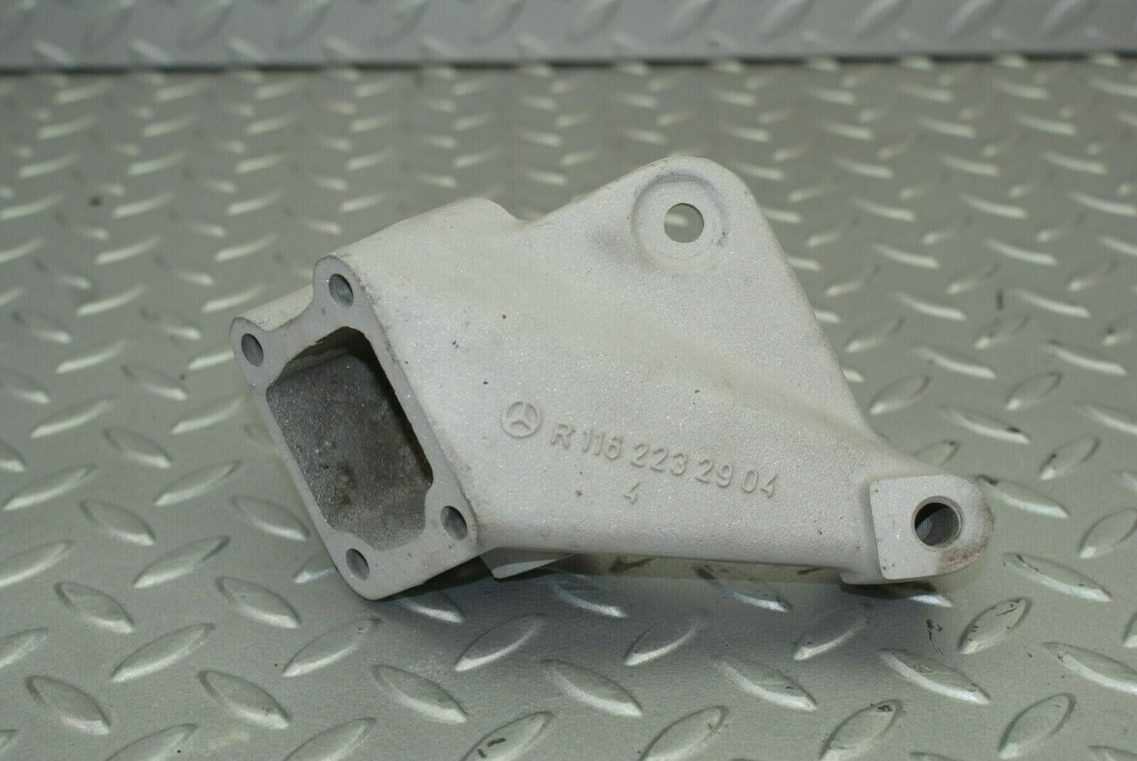 2563 Mercedes-Benz W116 350SE Engine Mount Bracket 1162232904