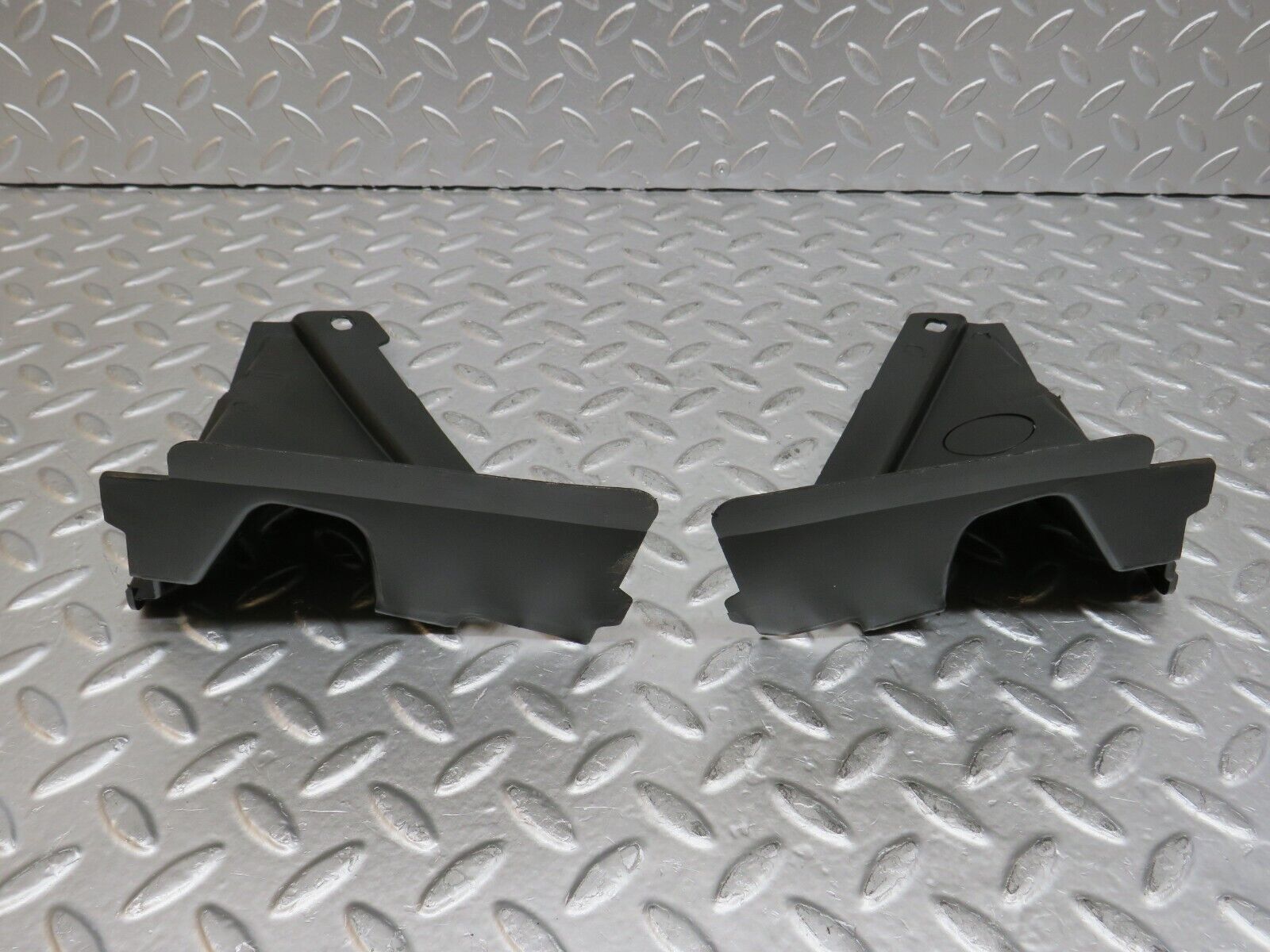 29359 Mercedes-Benz W124 230E Covering Side Member Pair 1246280907 1246281007