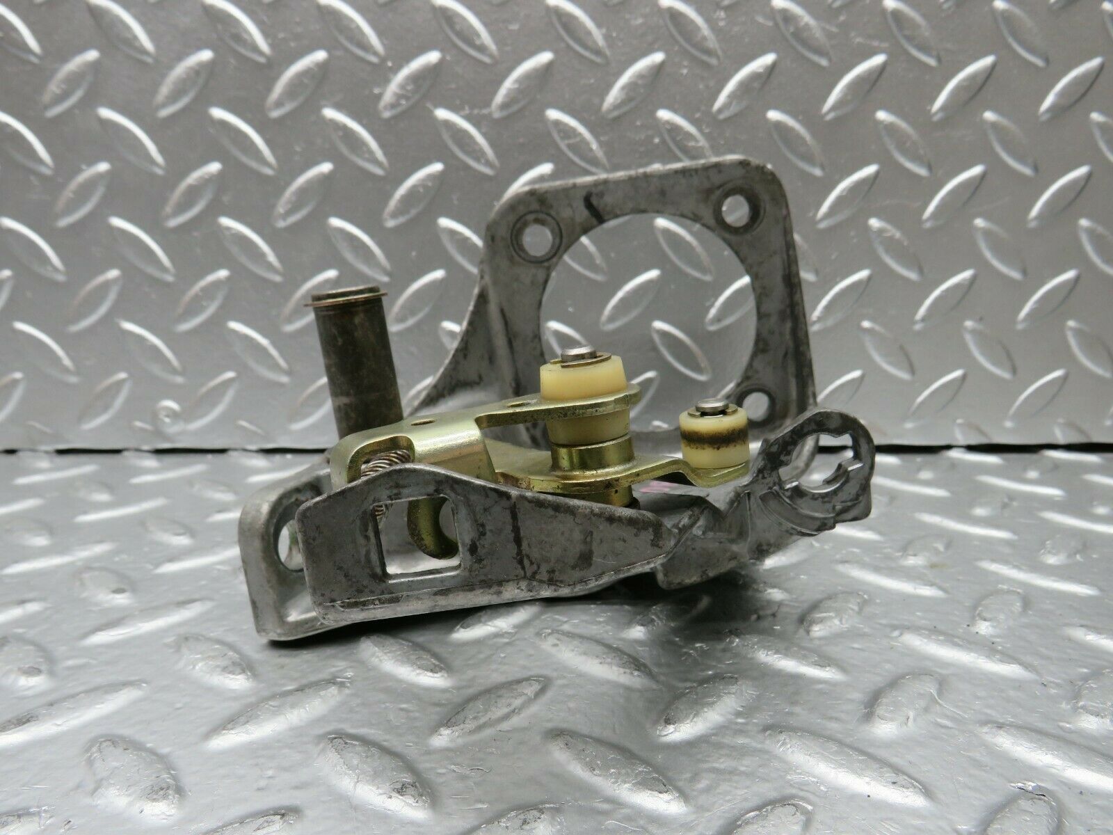 22516 Mercedes-Benz C124 E220 Coupe Brake Pedal Bracket 1242900919