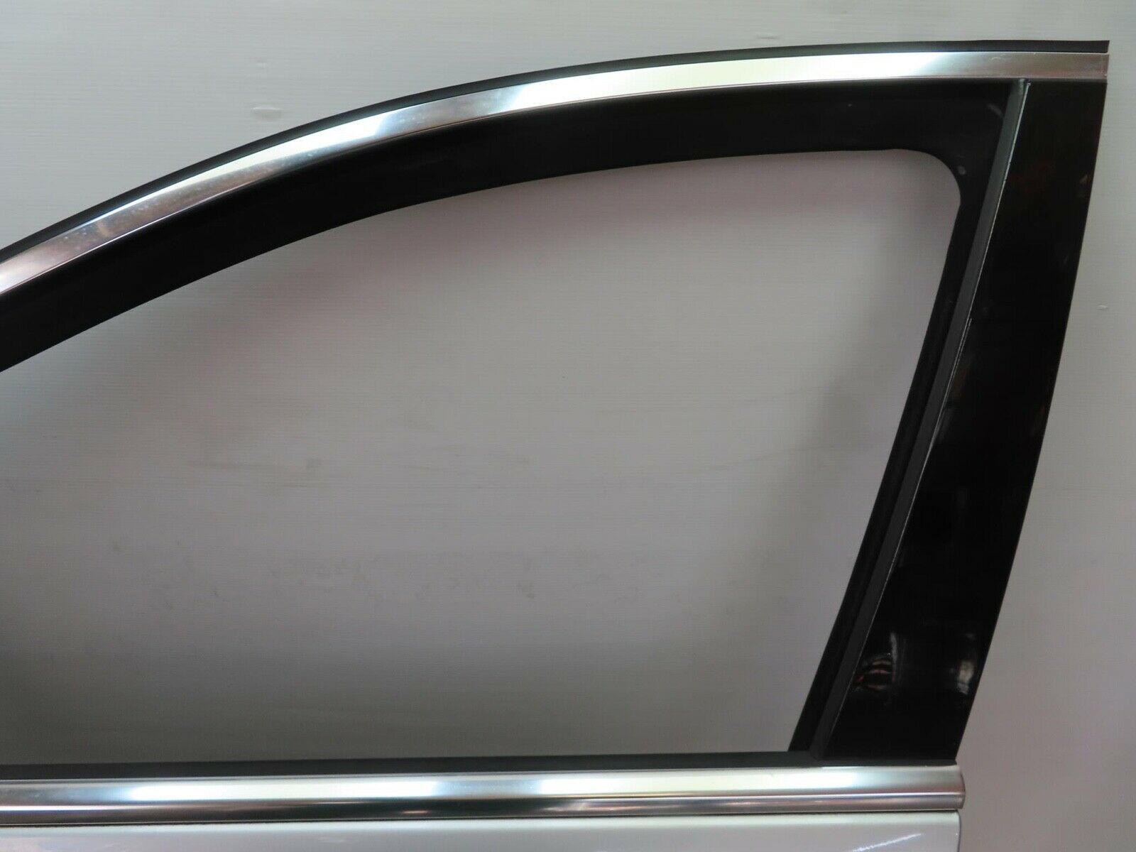 11243 Mercedes-Benz W221 S320 Front Left Door