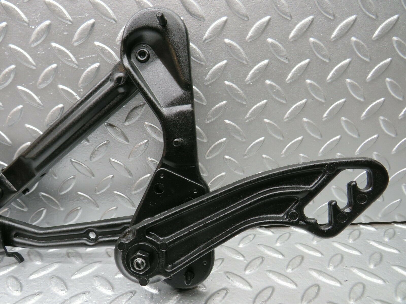 22550 Mercedes-Benz C124 E220 Coupe Bonnet Hinge Right Side 1298870274