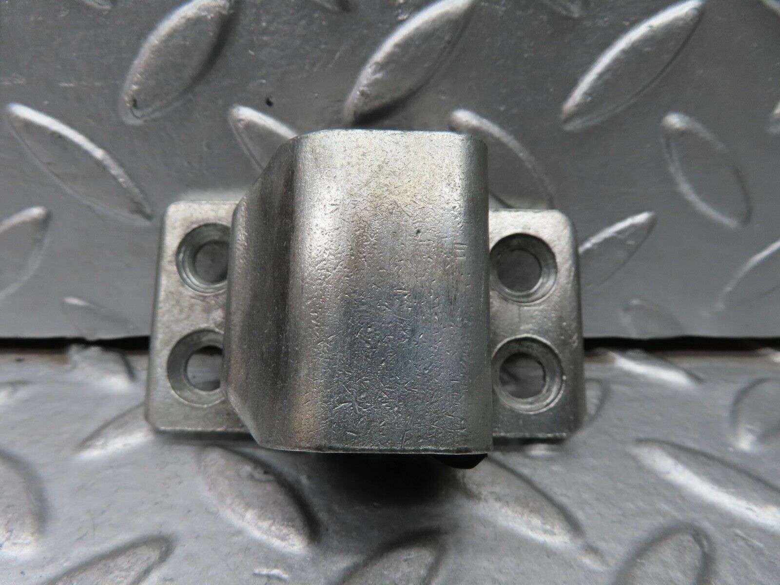 21516 Mercedes-Benz W126 300SE Door Lock Latch Right Side