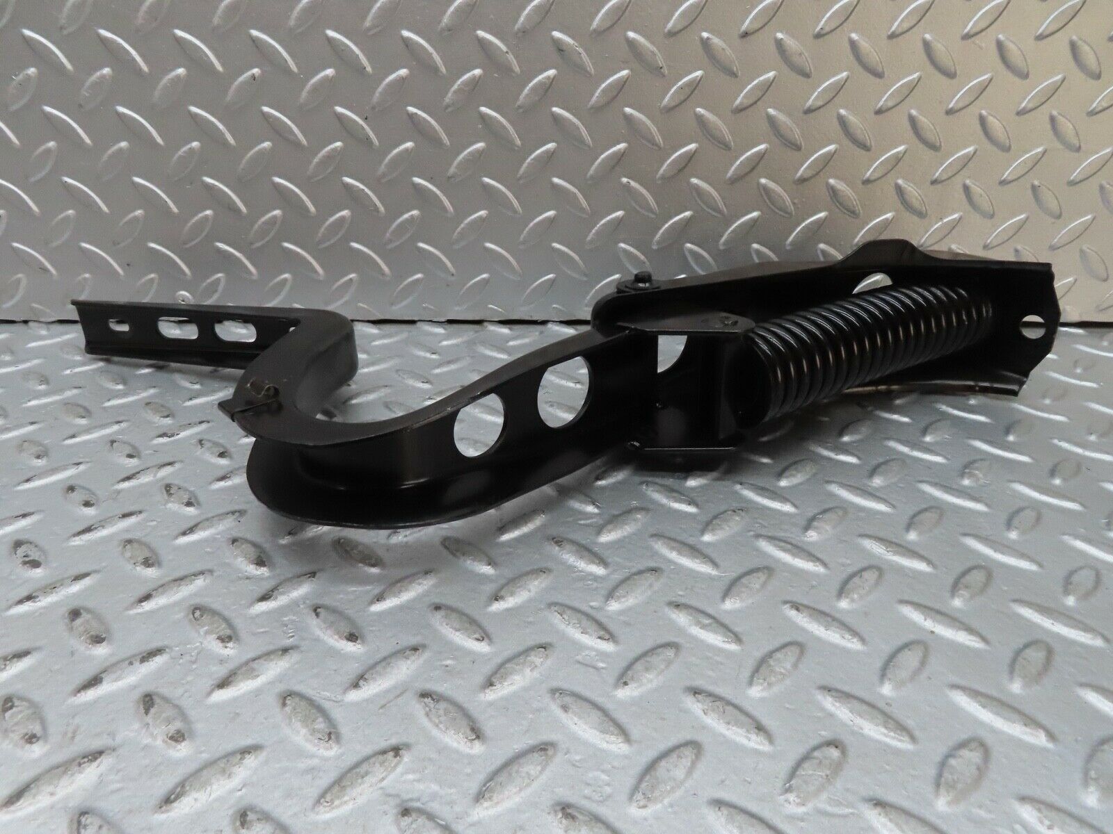 17605 Mercedes-Benz W116 450SEL Trunk Lid Hinge Left Side