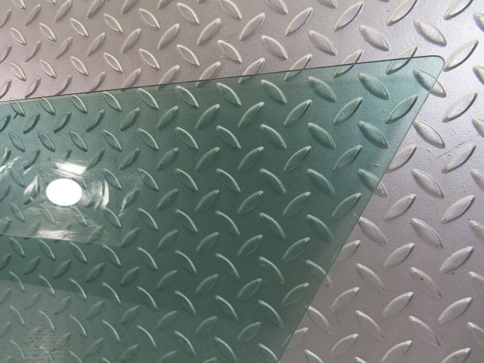 7695 Mercedes-Benz S123 230TE Wagon Rear Right Window Glass