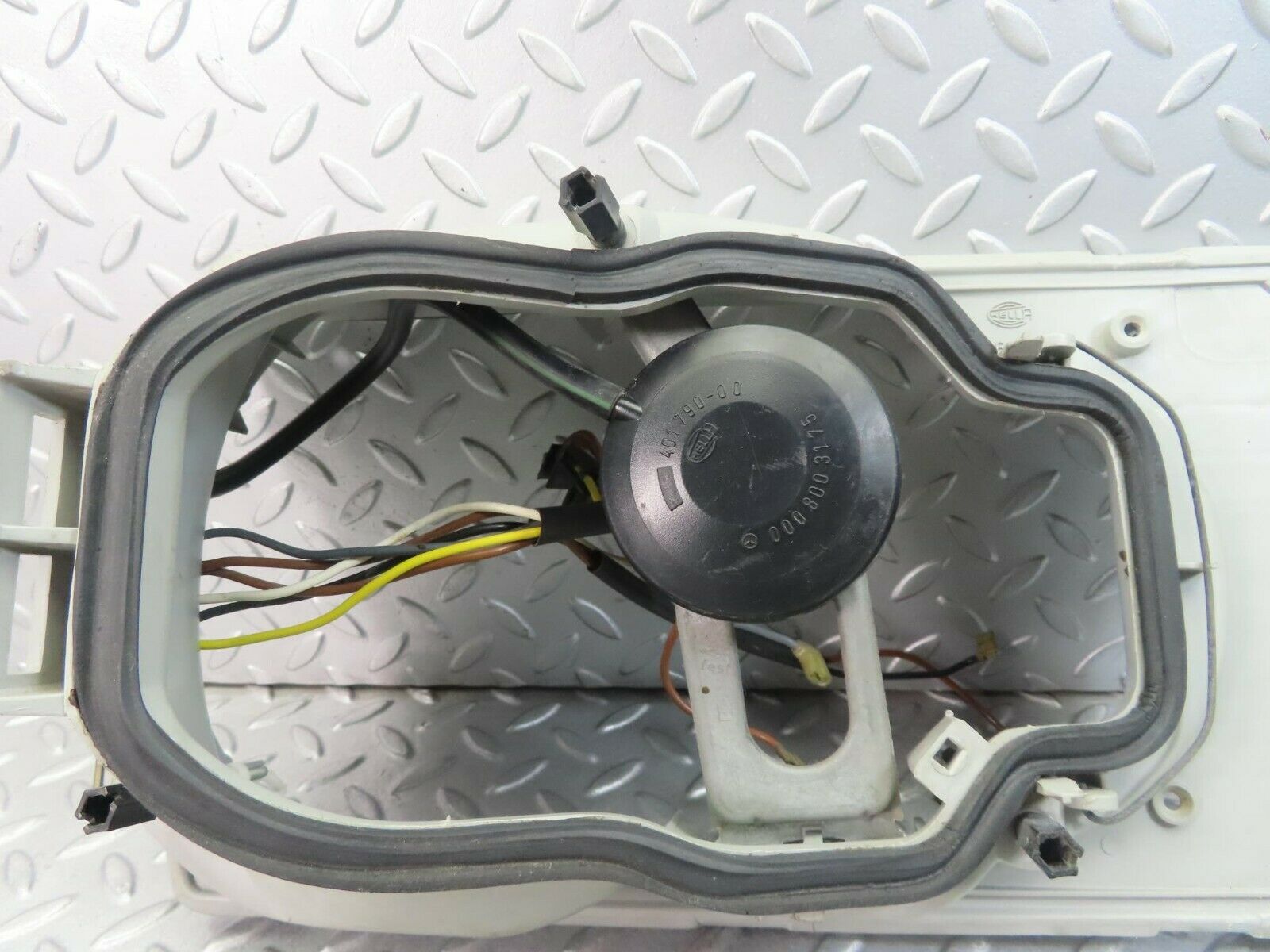 8470 Mercedes-Benz W123 Headlight Housing Hella Left