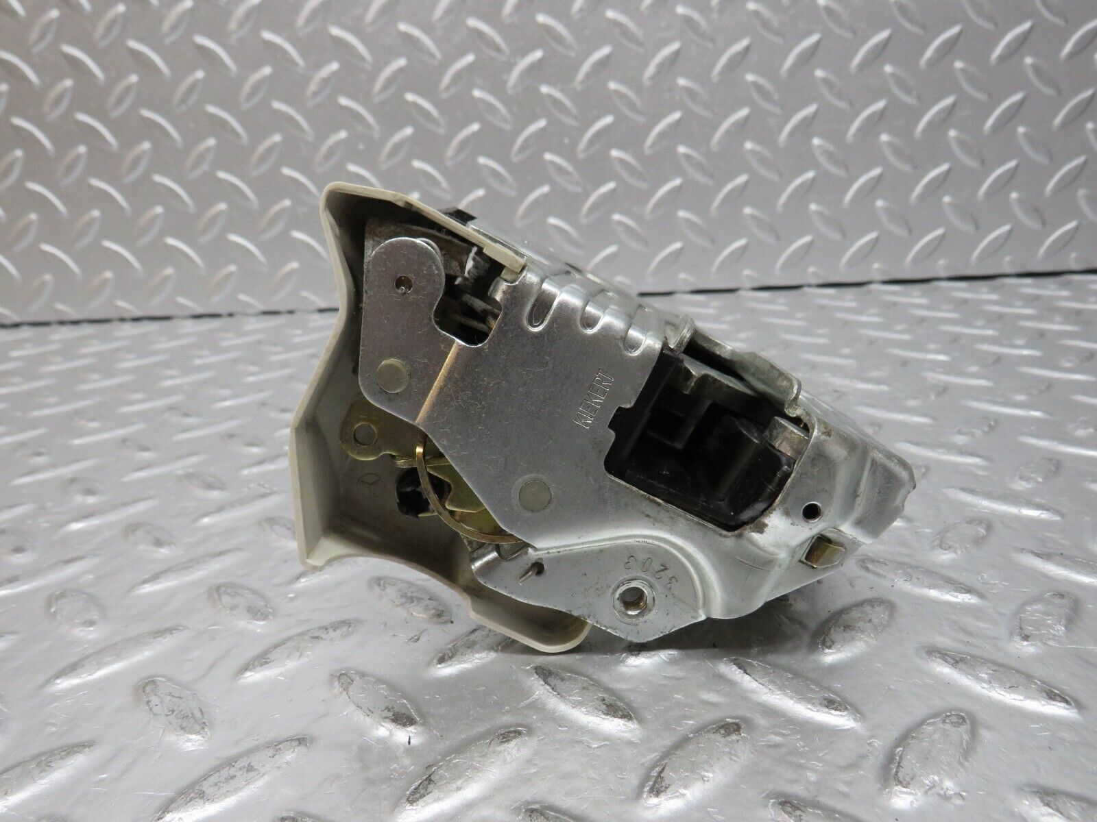 31796 Mercedes-Benz W201 190LE 1.8L Rear Right Door Lock Mechanism