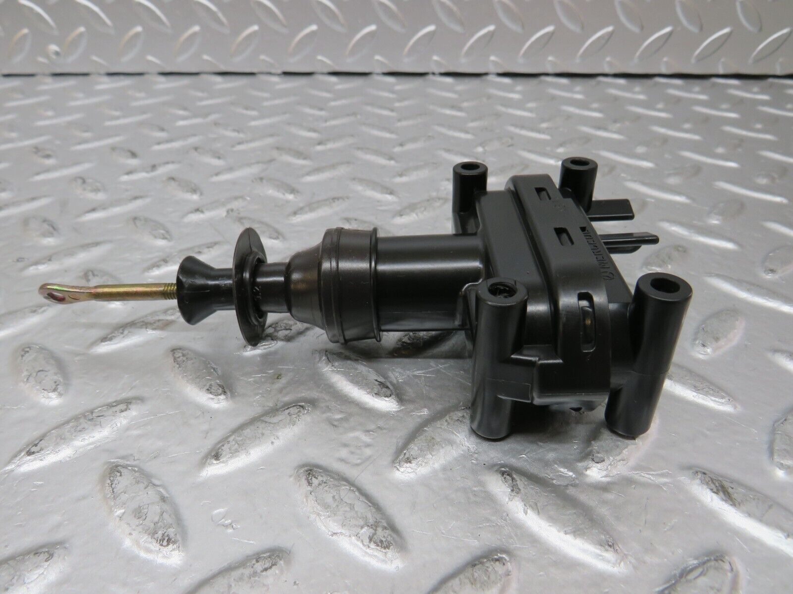 25995 Mercedes-Benz W124 280E Door Lock Vacuum Actuator