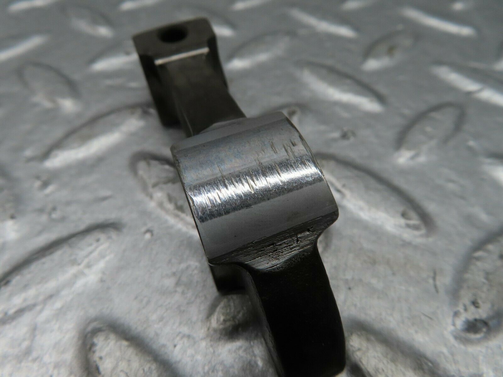 18061 Mercedes-Benz W123 200 Valve Rocker Arm With Retaining Spring