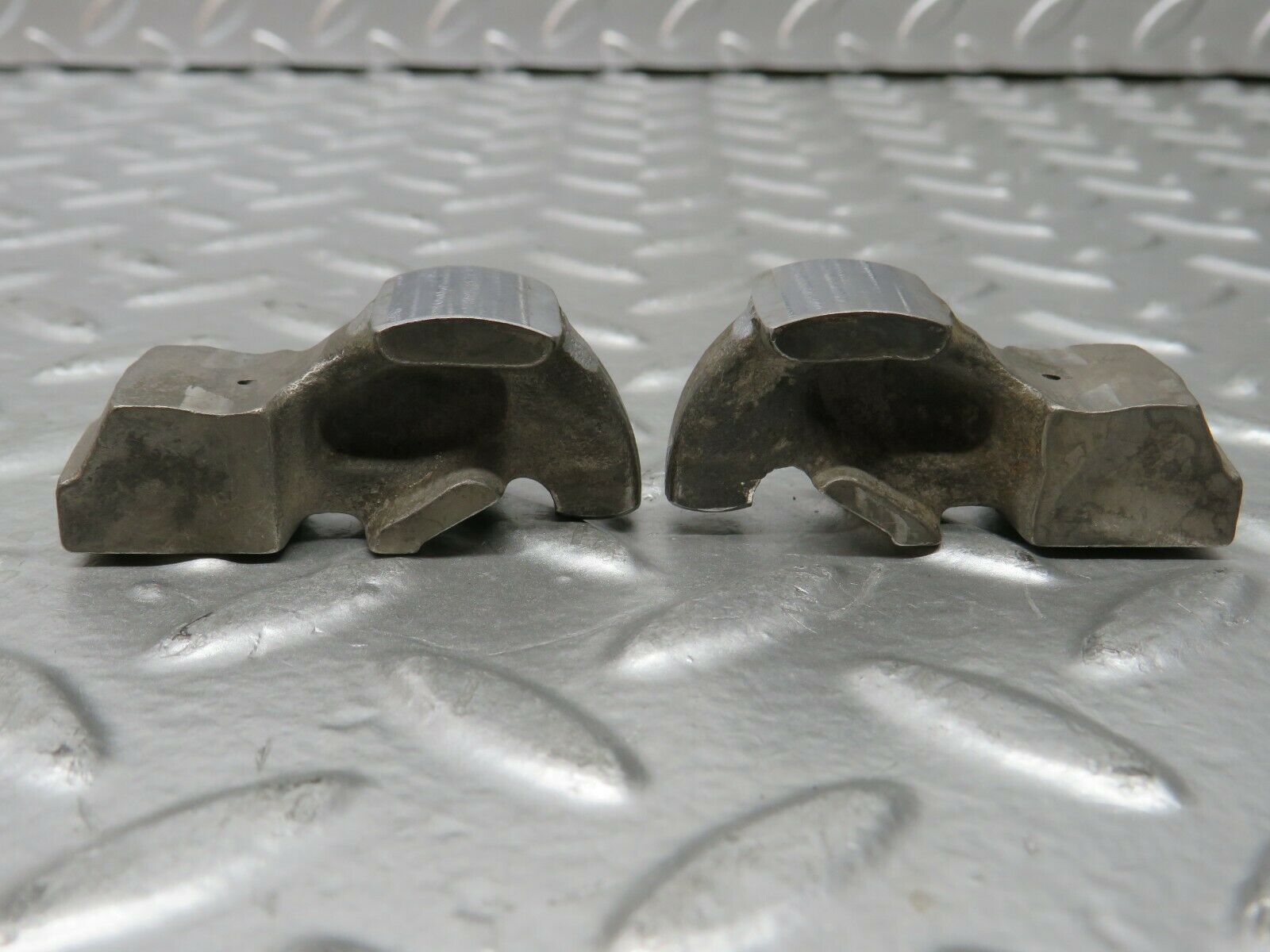 23573 Mercedes-Benz W114 280E Valve Rocker Arm With Retaining Spring