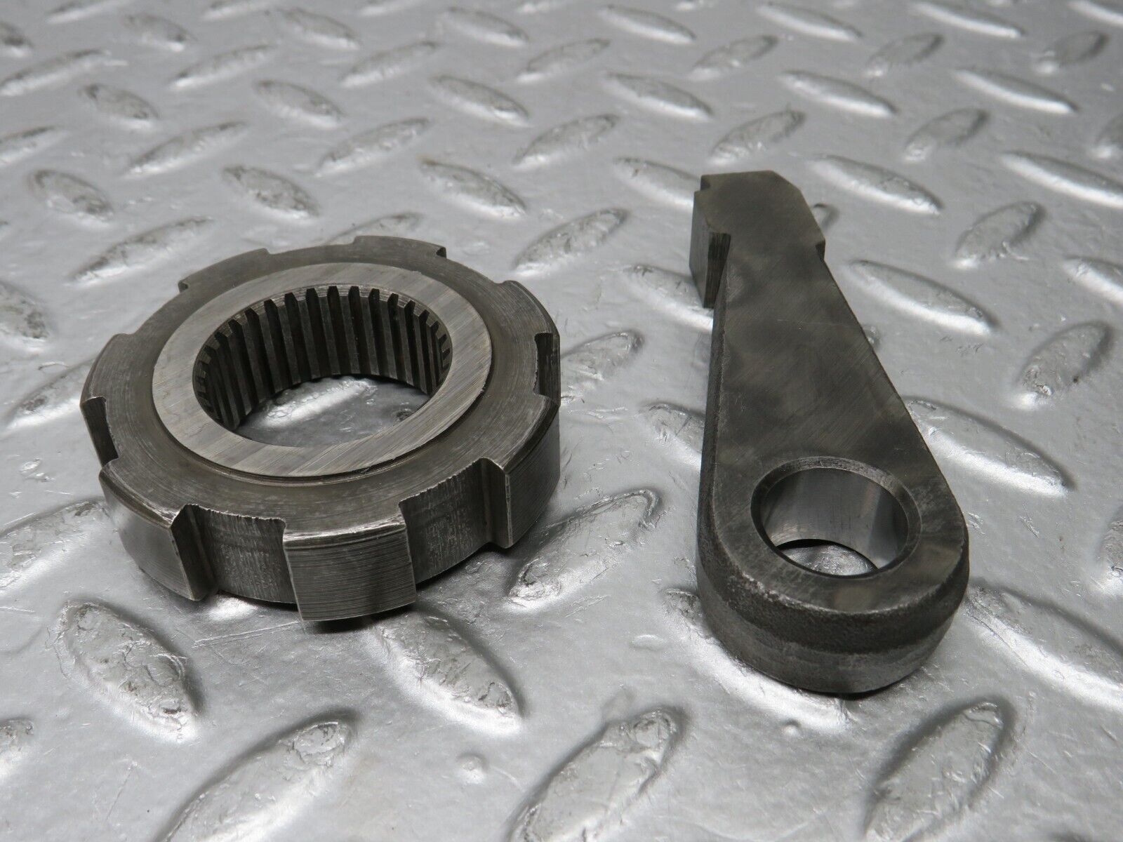 30222 Mercedes-Benz W123 230E Auto Gearbox Parking Gear 722.122