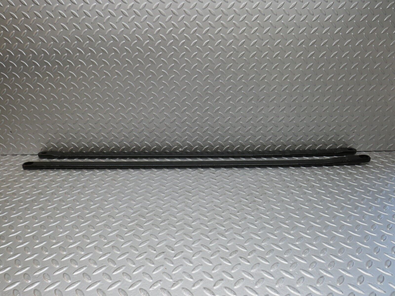 38191 Mercedes-Benz A124 320E Cabriolet Rear Suspension Anti Roll Bar Axle Support 2x