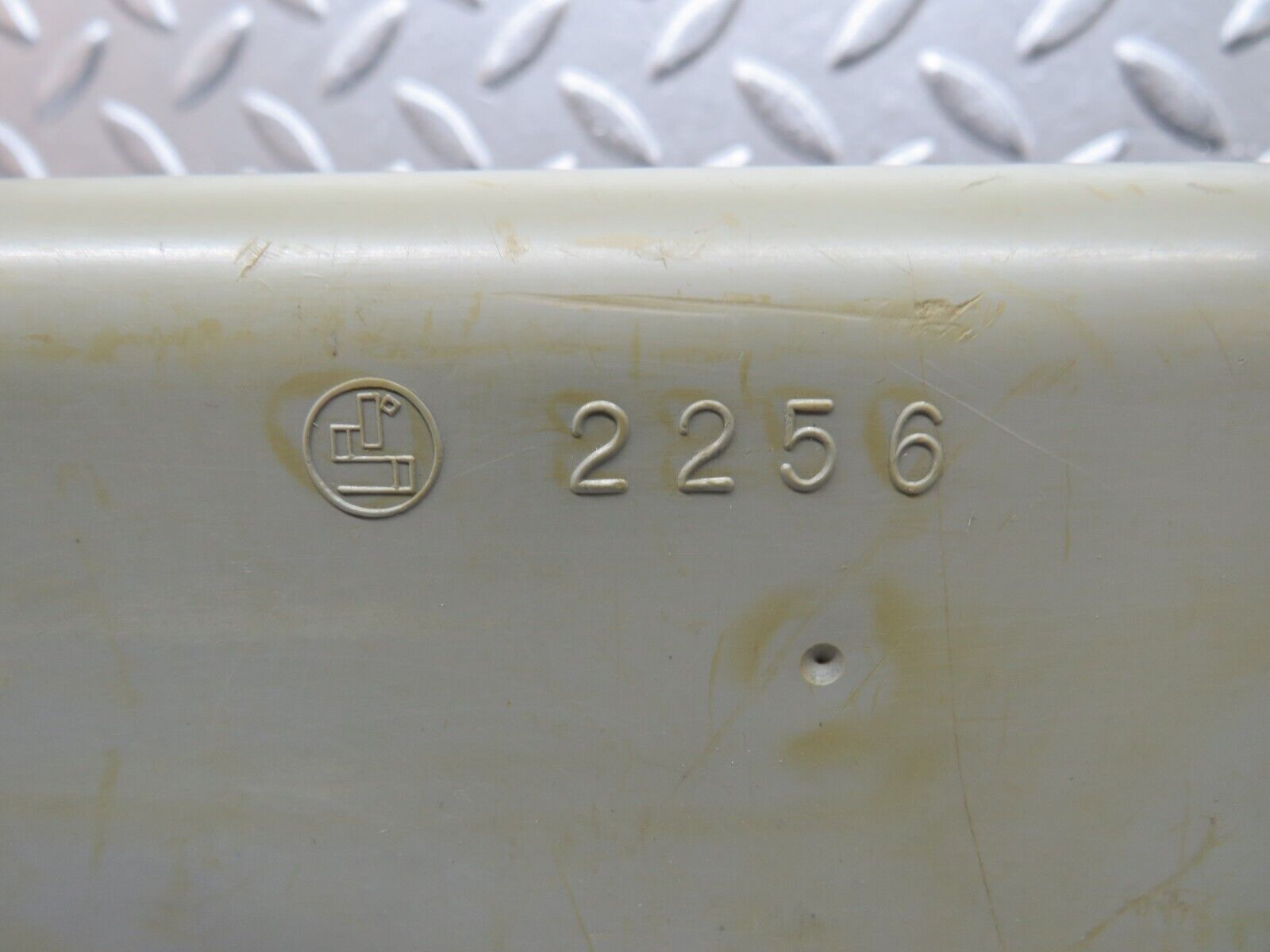 32688 Mercedes-Benz C107 350SLC Coupe Coupe Tail Light Bulb Holder Left Side