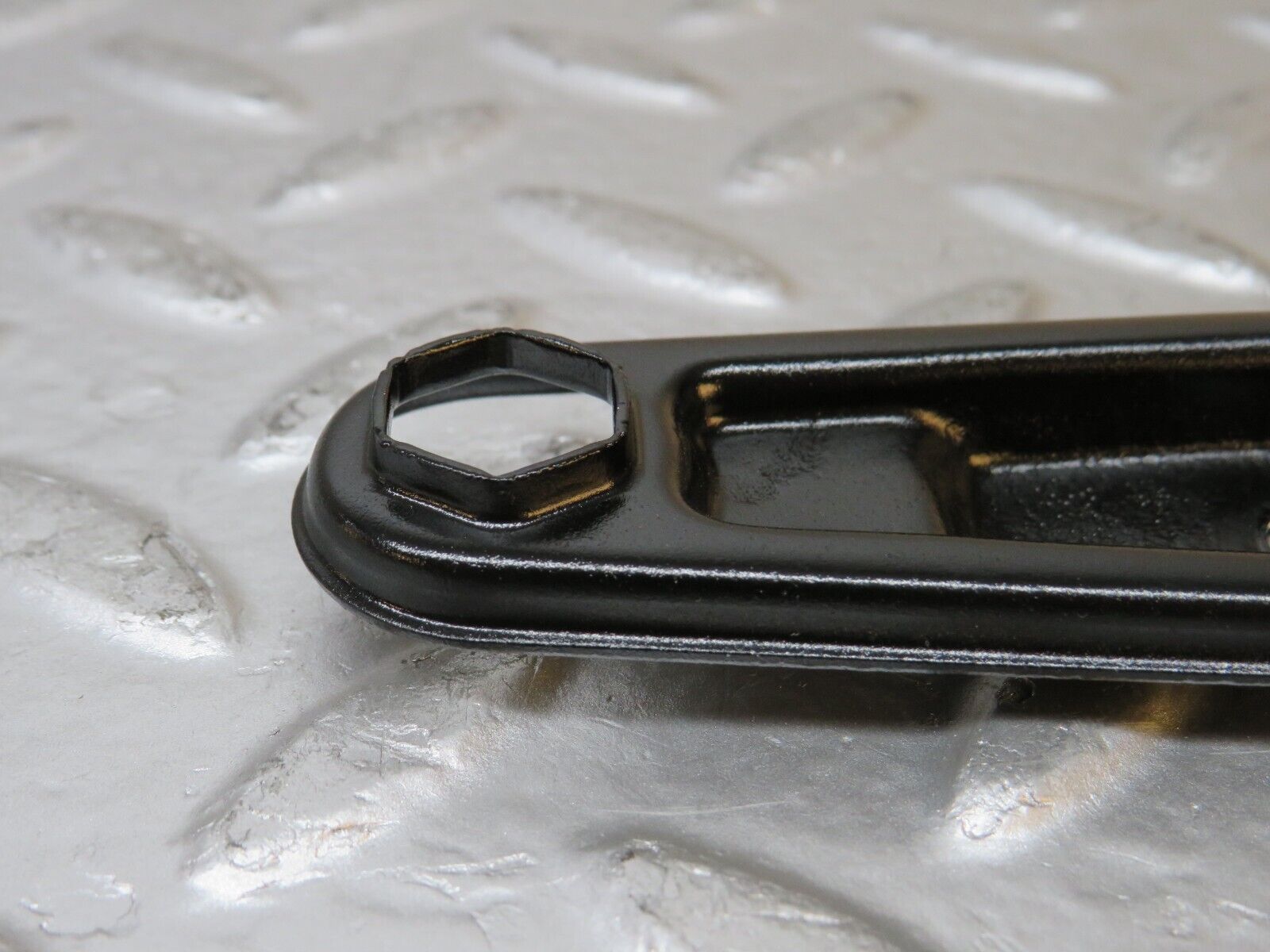 29917 Mercedes-Benz W123 230E Fuel Injector Bracket Pair