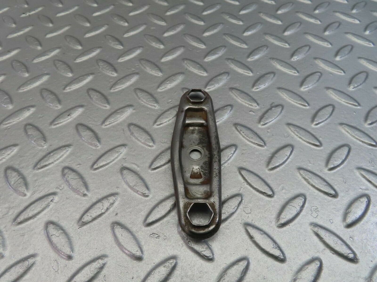 9806 Mercedes-Benz C123 280CE Coupe Fuel Injector Nozzle Clamp Bracket