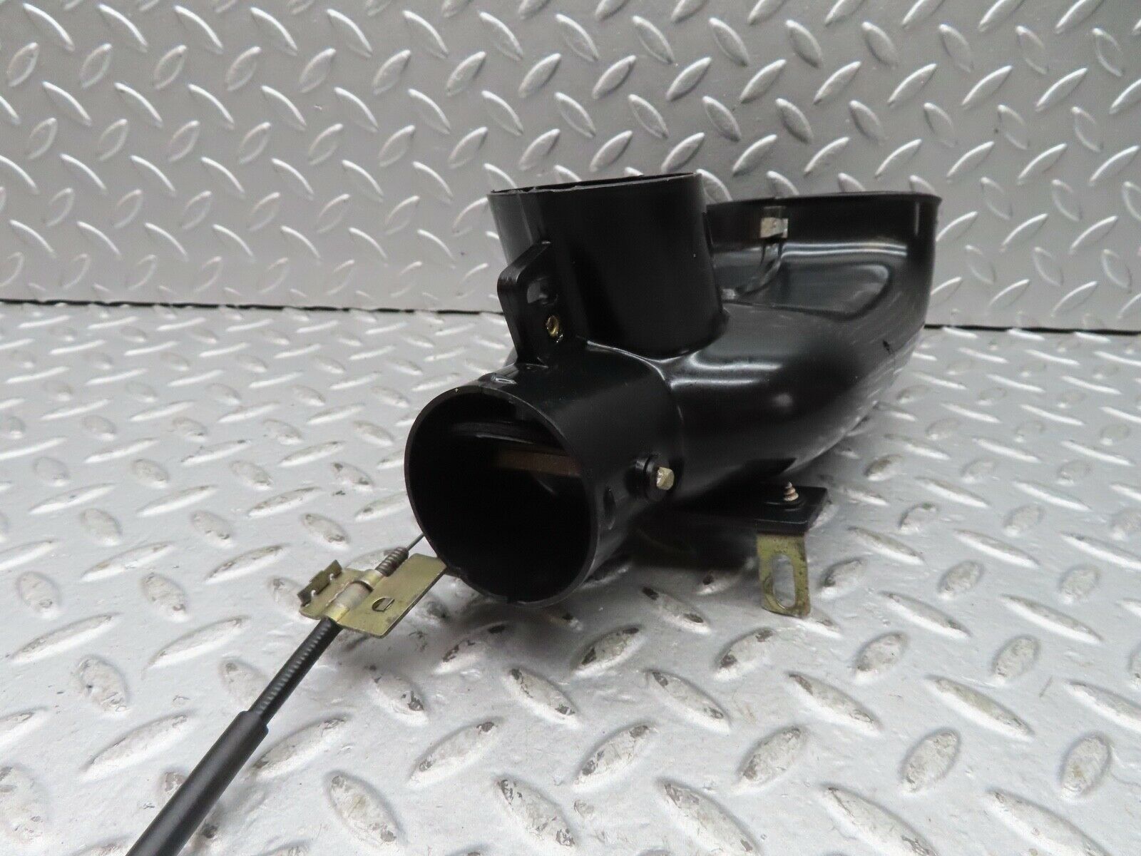 17078 Mercedes-Benz C107 380SLC Heater Air Duct