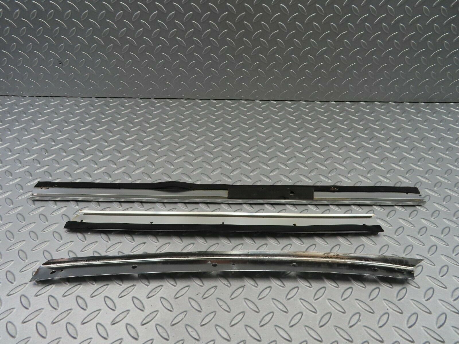 6905 Mercedes-Benz C107 350SLC Coupe Roof Chrome Moulding Left Side