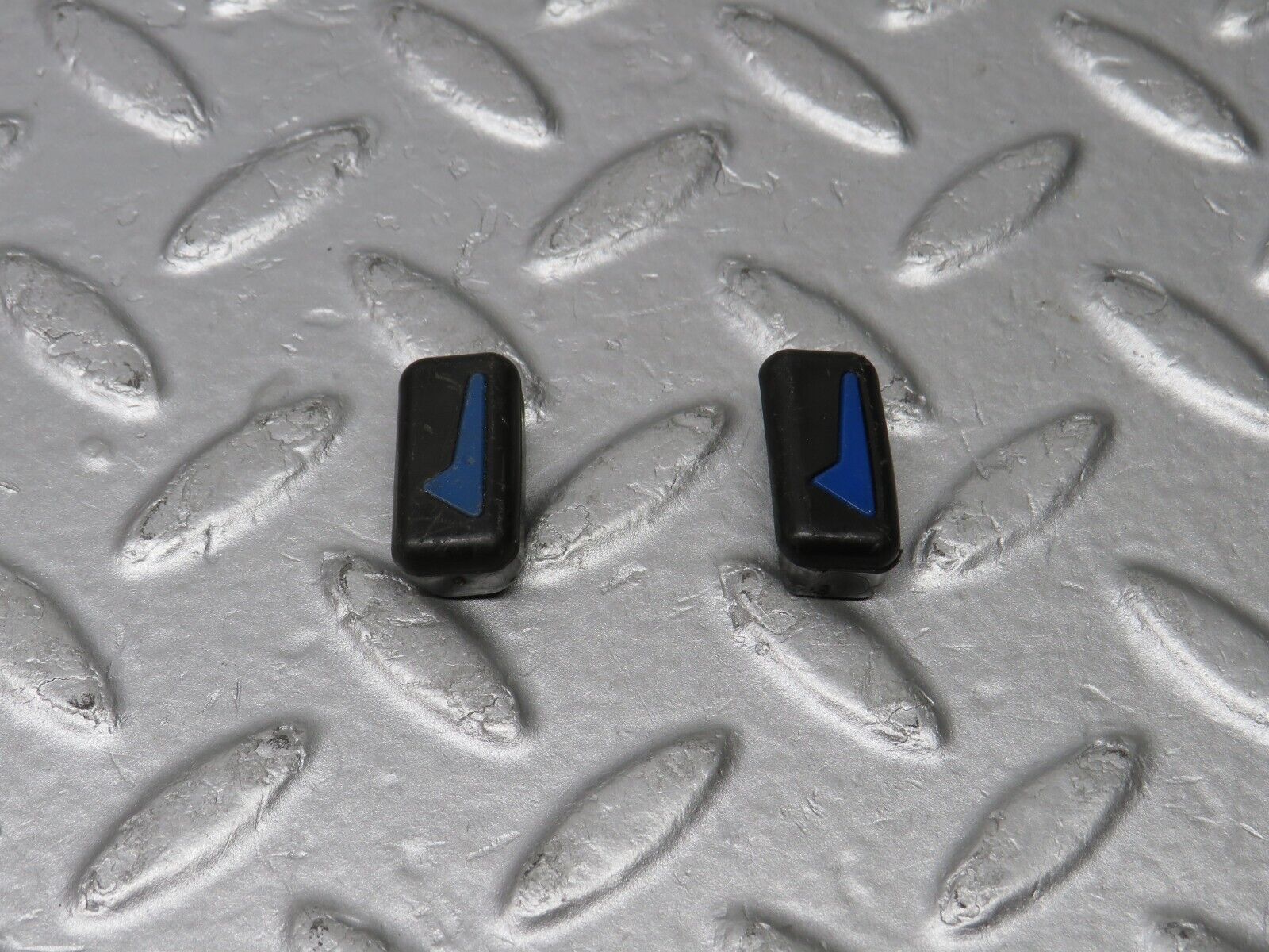 39238 Mercedes-Benz C114 280CE Coupe Heater Control Knob 2x