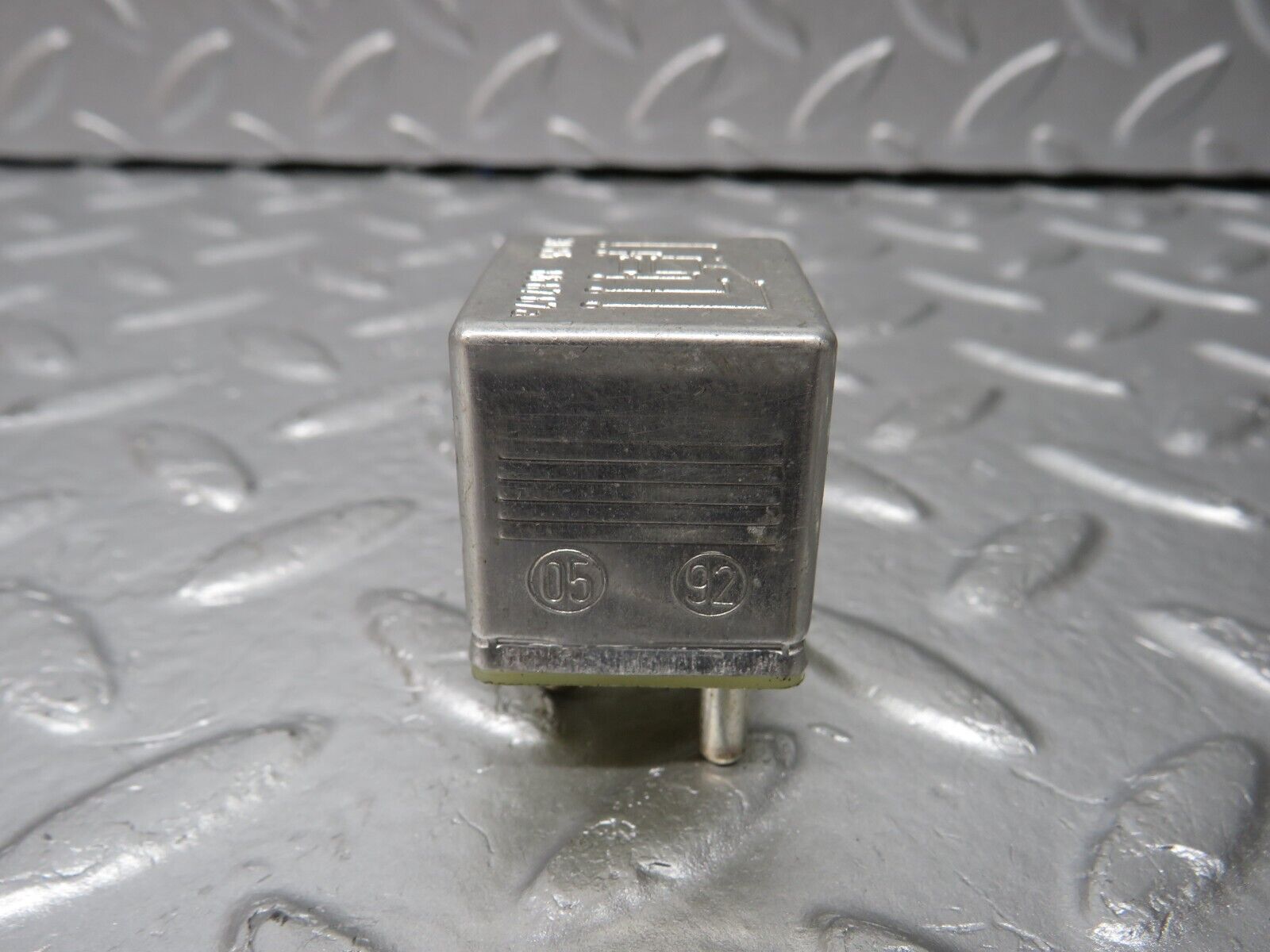 34060 Mercedes-Benz W124 260E Multi Purpose Relay 0015420219
