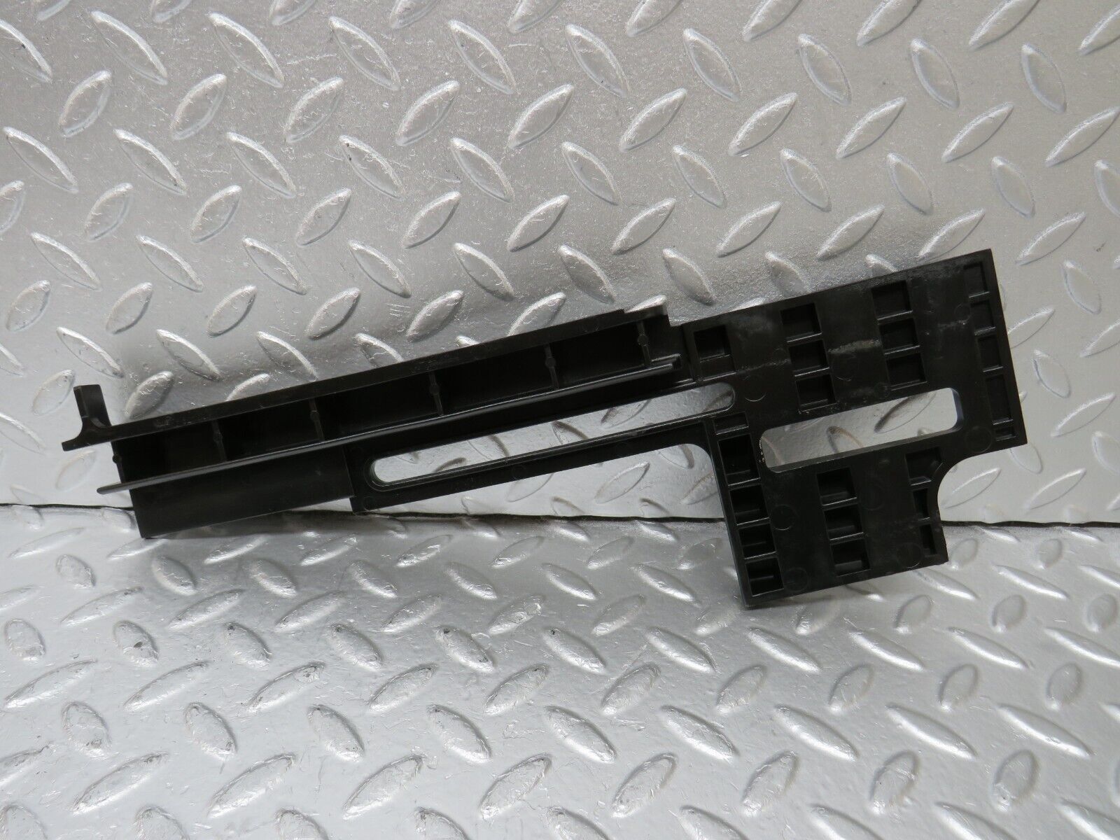 34808 Mercedes-Benz W210 320E Front Bumper Bracket Pair 2108850295 2108850195