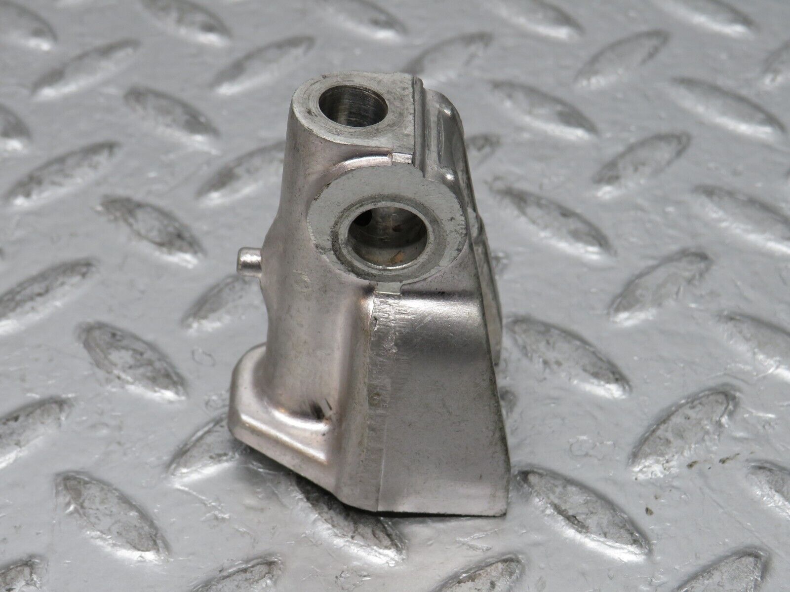 0277 Mercedes-Benz W123 220D Rocker Arm Support 6150550110