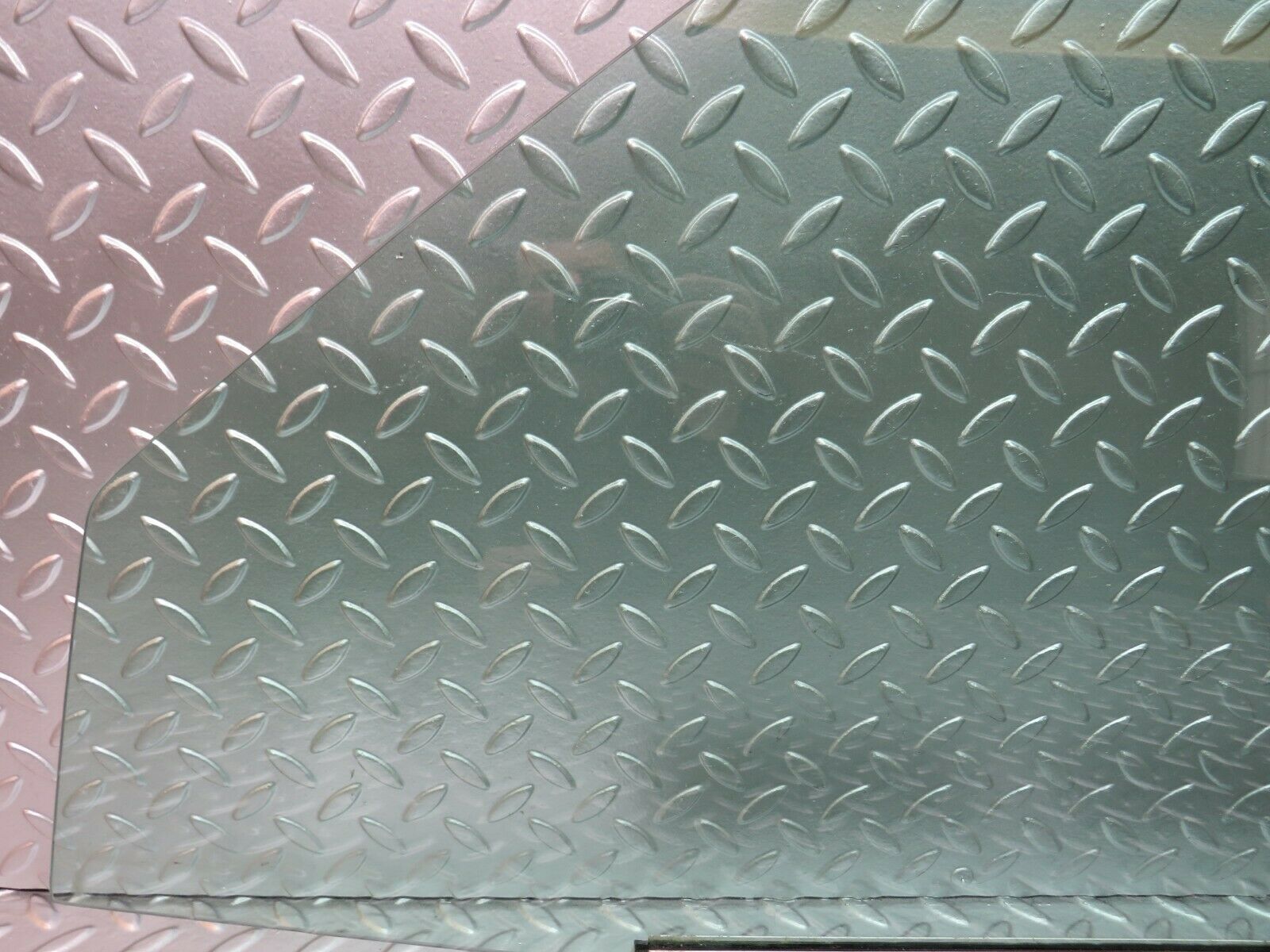 24436 Mercedes-Benz S124 220TE Wagon Front Left Door Window Glass