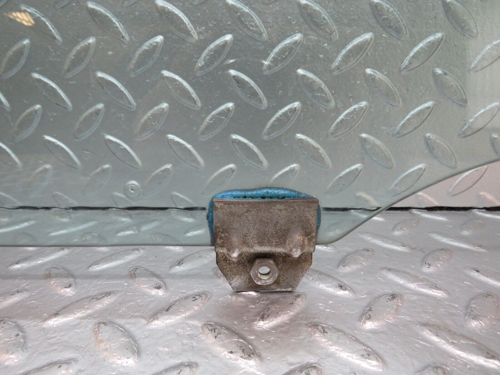 34413 Mercedes-Benz C126 380SEC Coupe Rear Left Window Glass