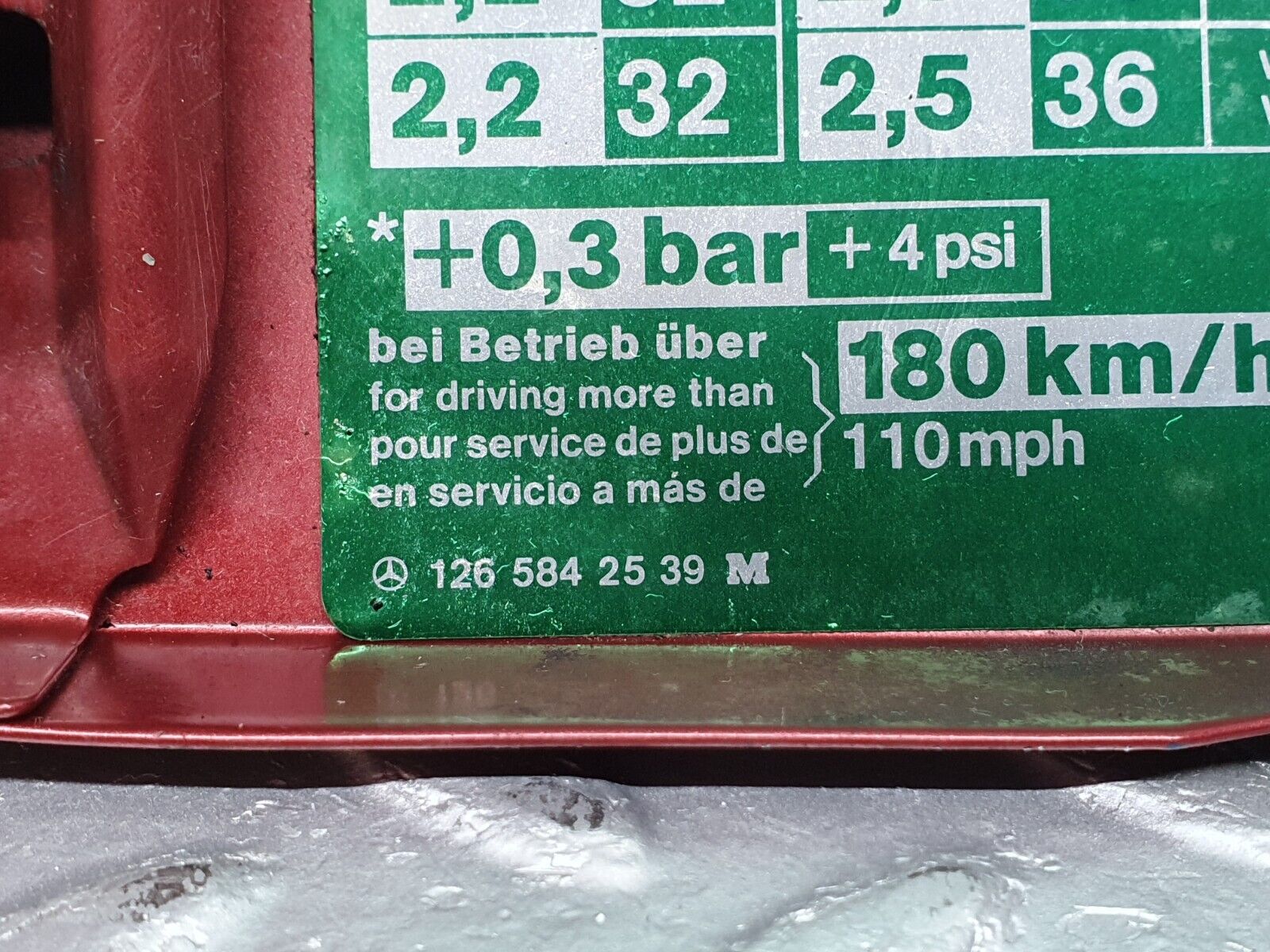 41001 Mercedes-Benz W126 300SE Fuel Tank Flap Cap 1265842539