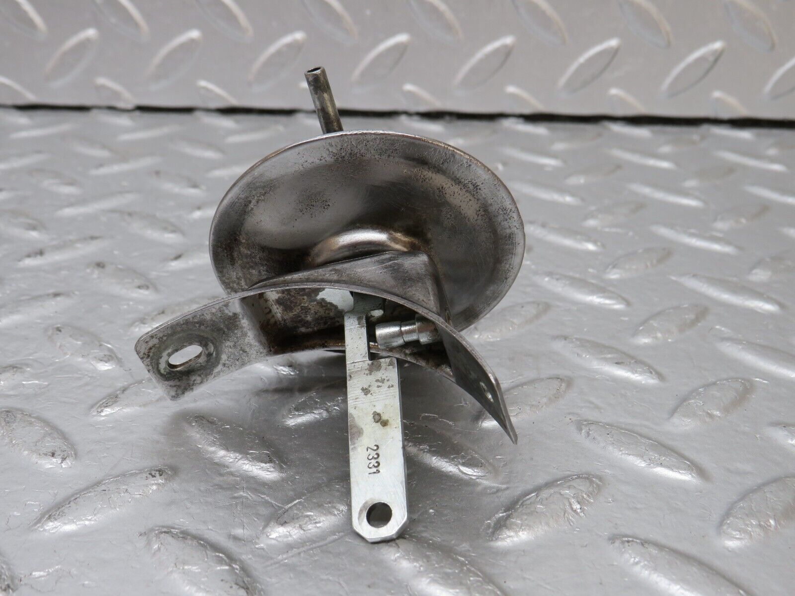 34498 Mercedes-Benz C126 380SEC Ignition Distributor Vacuum Control Valve