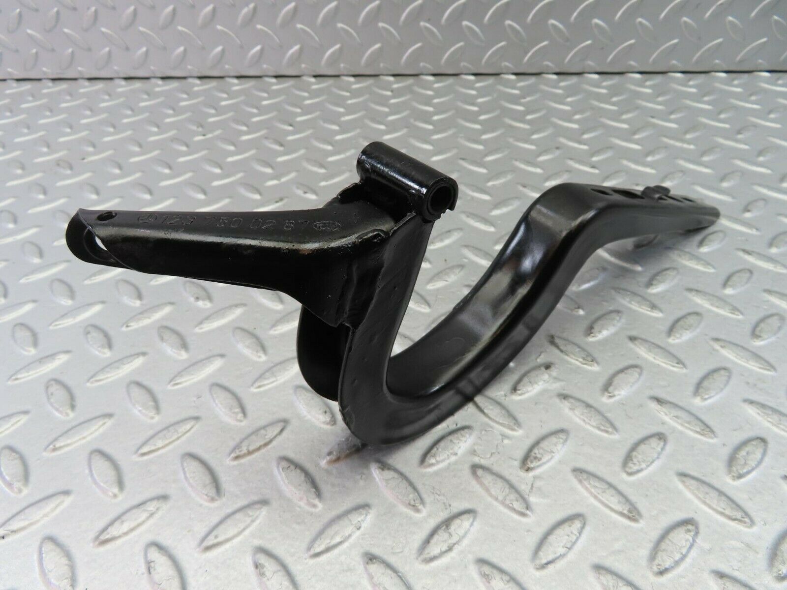 9694 Mercedes-Benz C123 280CE Coupe Trunk Lid Hinge Right Side 1237500287