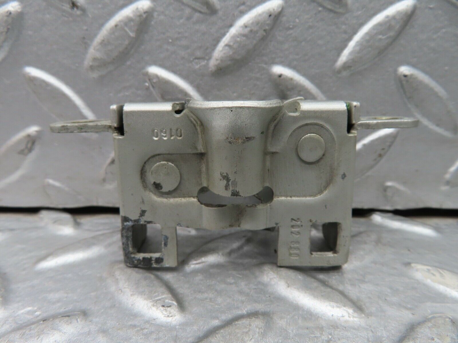 19336 Mercedes-Benz C140 CL420 Coupe Bonnet Lock Pair 2028800160