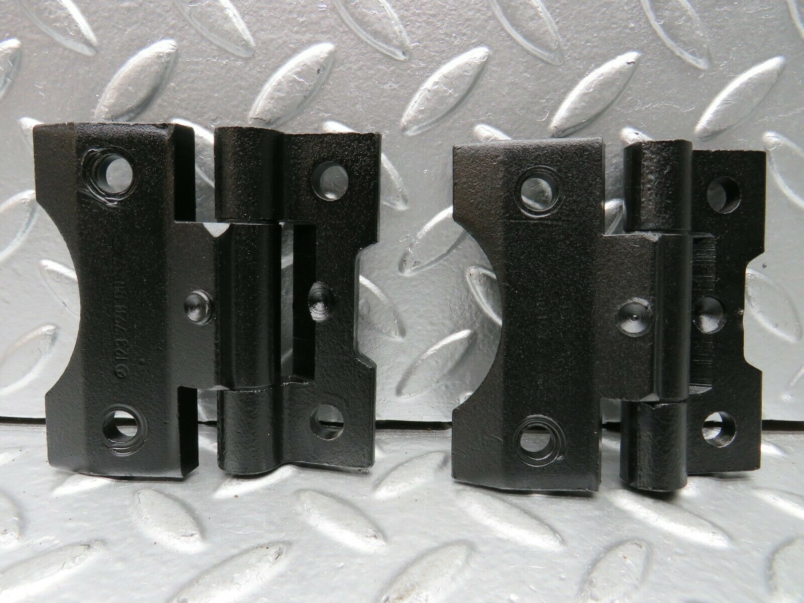 23120 Mercedes-Benz C123 230CE Coupe Door Hinges Pair 1237200037