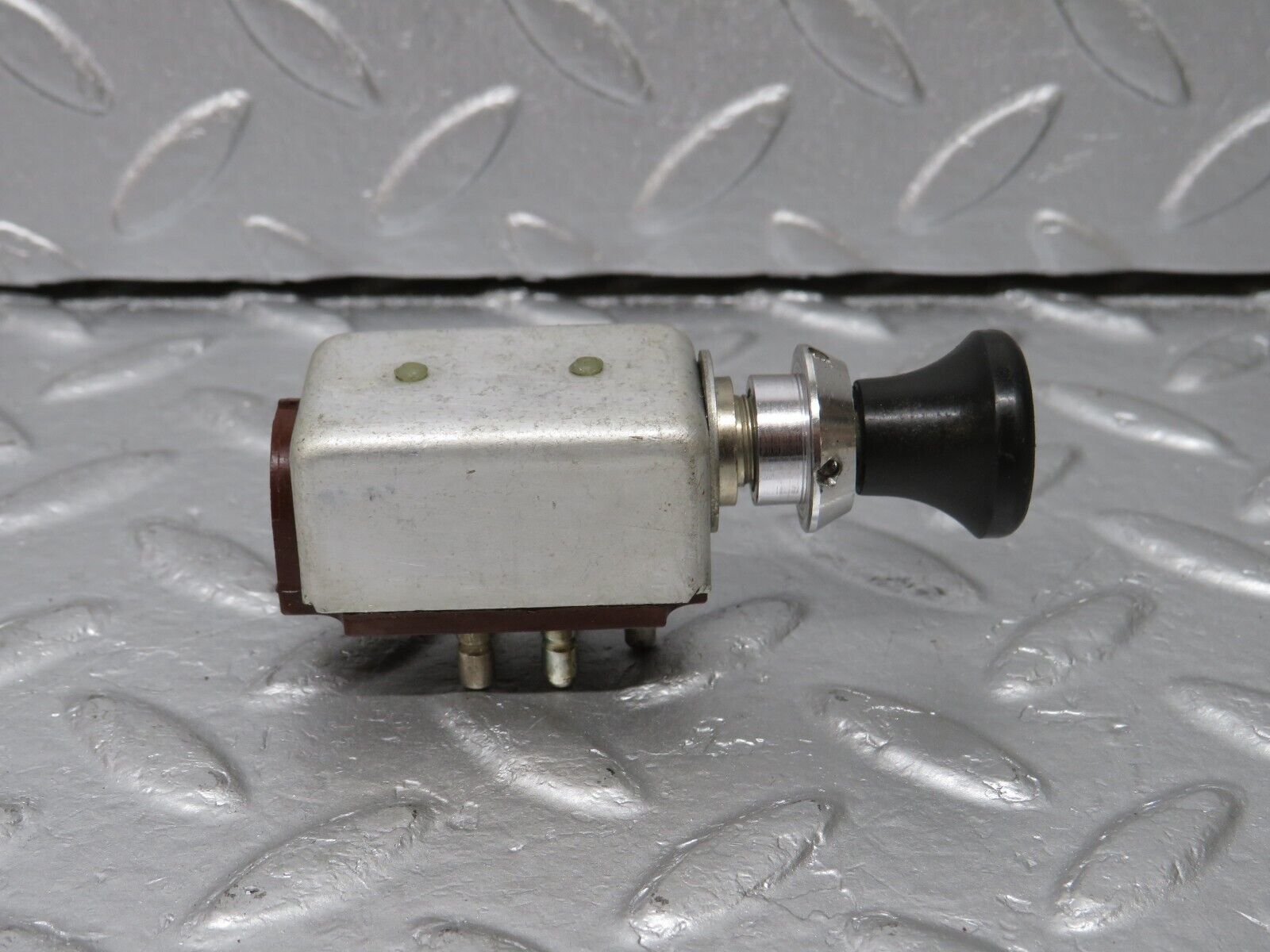 40319 Mercedes-Benz W110 230 Windscreen Wiper Pull Switch 461630