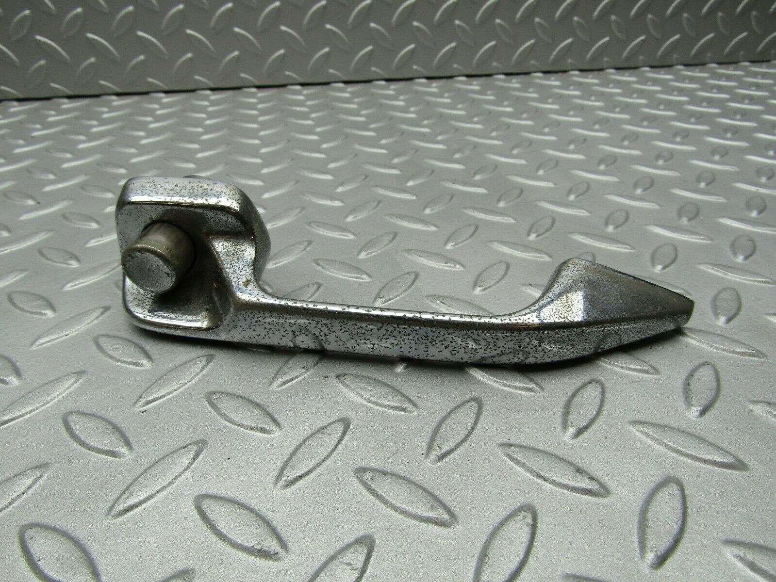 3291 Mercedes-Benz W108 280SE Door Handle Rear Left 1087661102