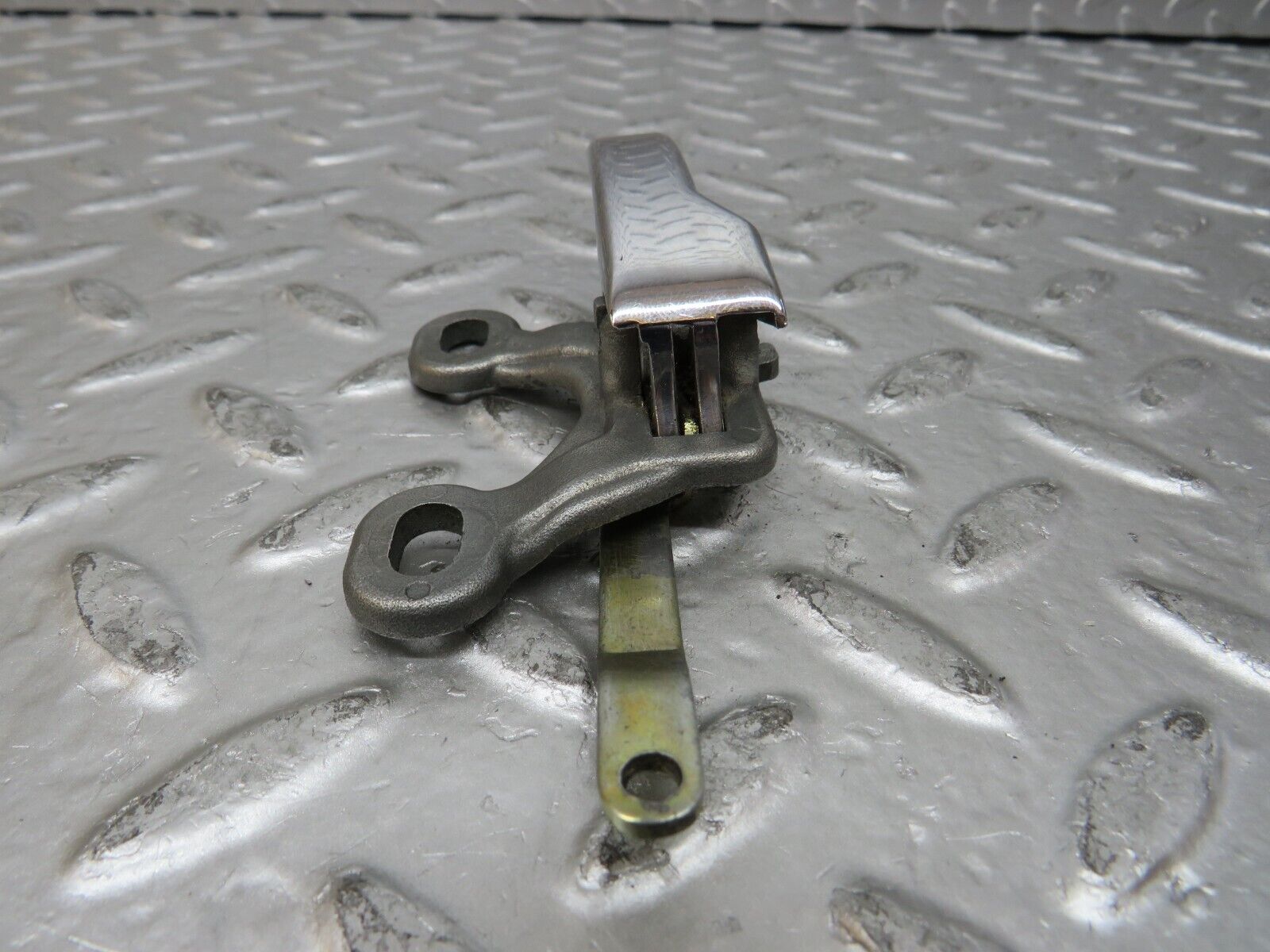 26809 Mercedes-Benz W123 240D Front Right Door Opener Door Handle Interior