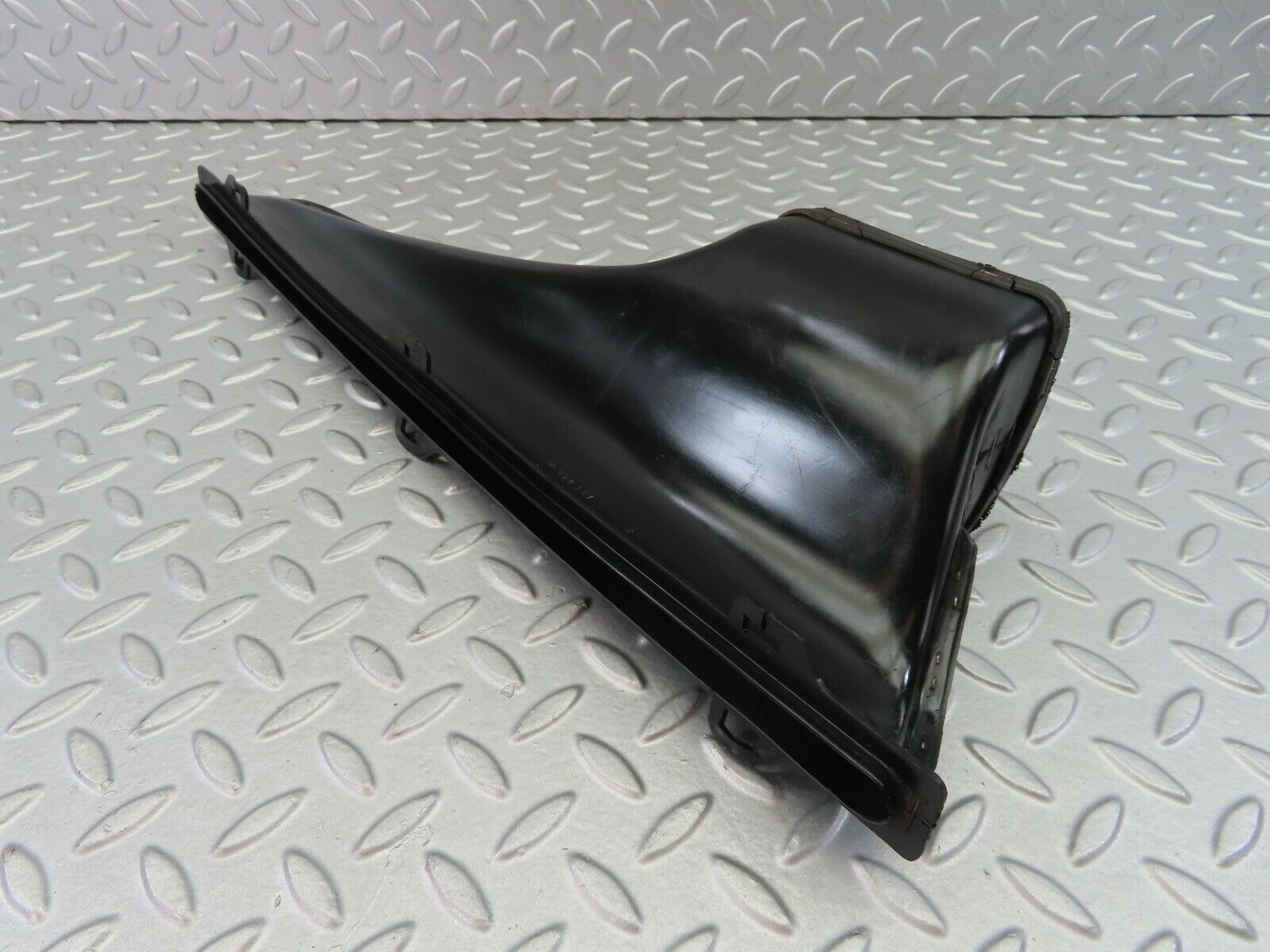 7456 Mercedes-Benz W116 450SE Dashboard Ventilation Duct Right 1168300419