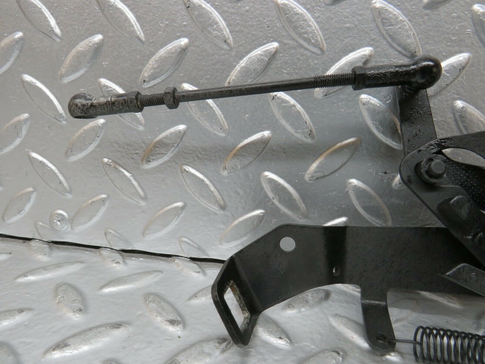 24348 Mercedes-Benz S124 220TE Wagon Throttle Linkage