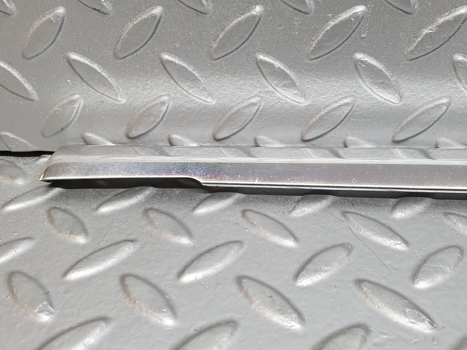 41187 Mercedes-Benz W126 300SE Rear Right Door Chrome Moulding Trim