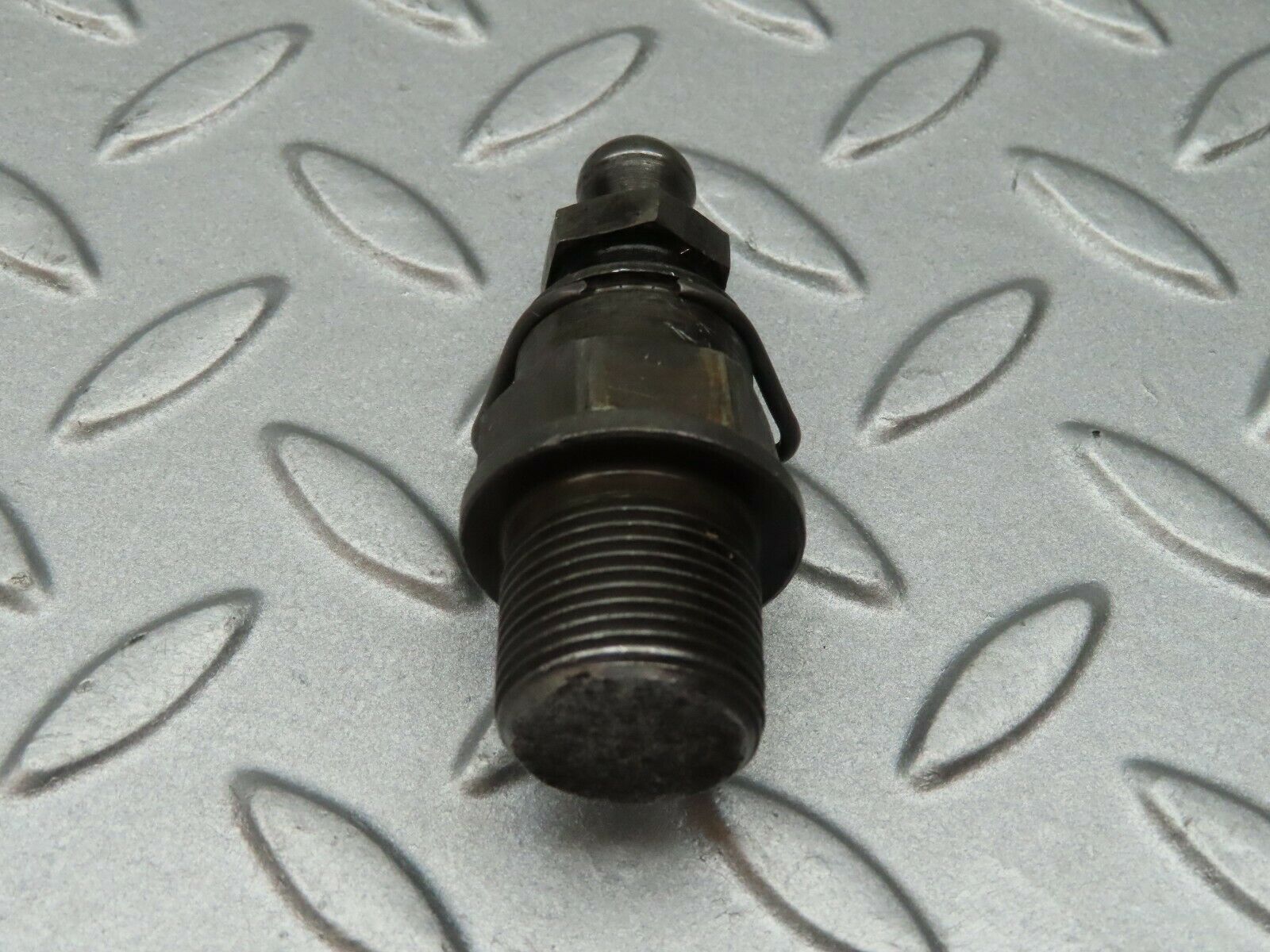 3552 Mercedes-Benz W108 280SE Ball Studs For Rocker Arm Mounting (Timing)