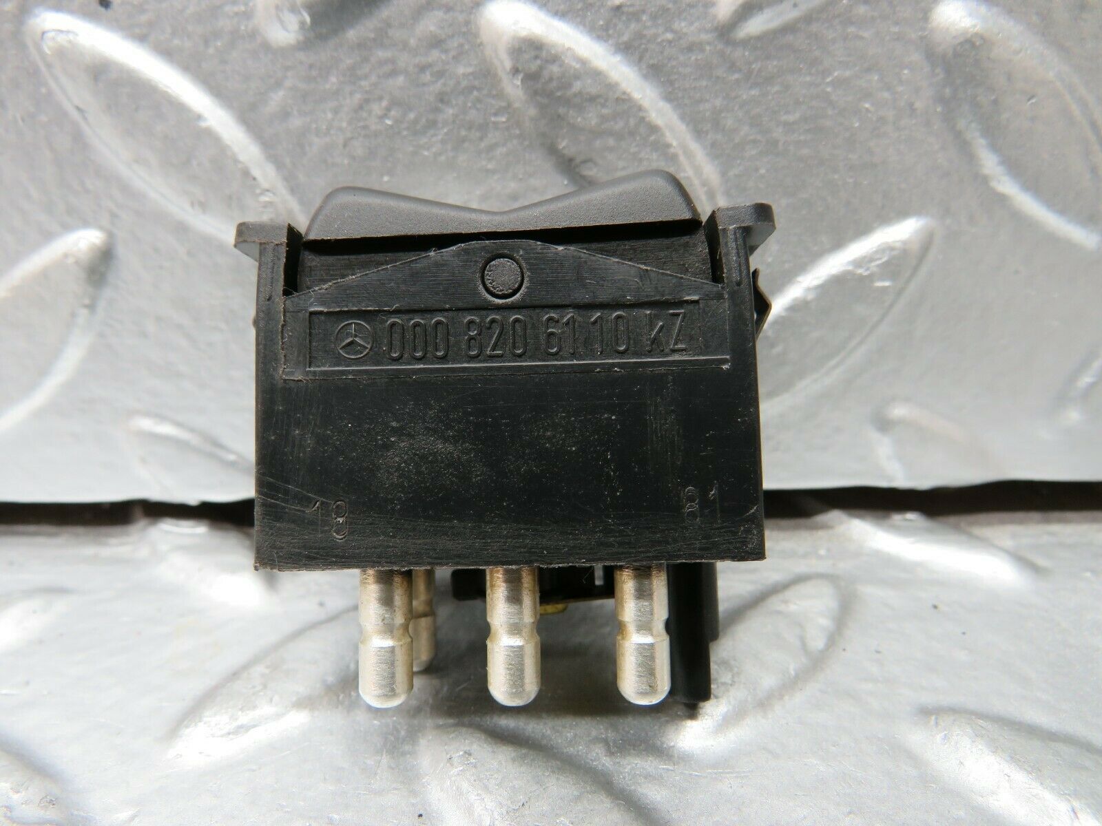 23157 Mercedes-Benz C123 230CE Coupe Rear Window Defroster Switch 0008206110