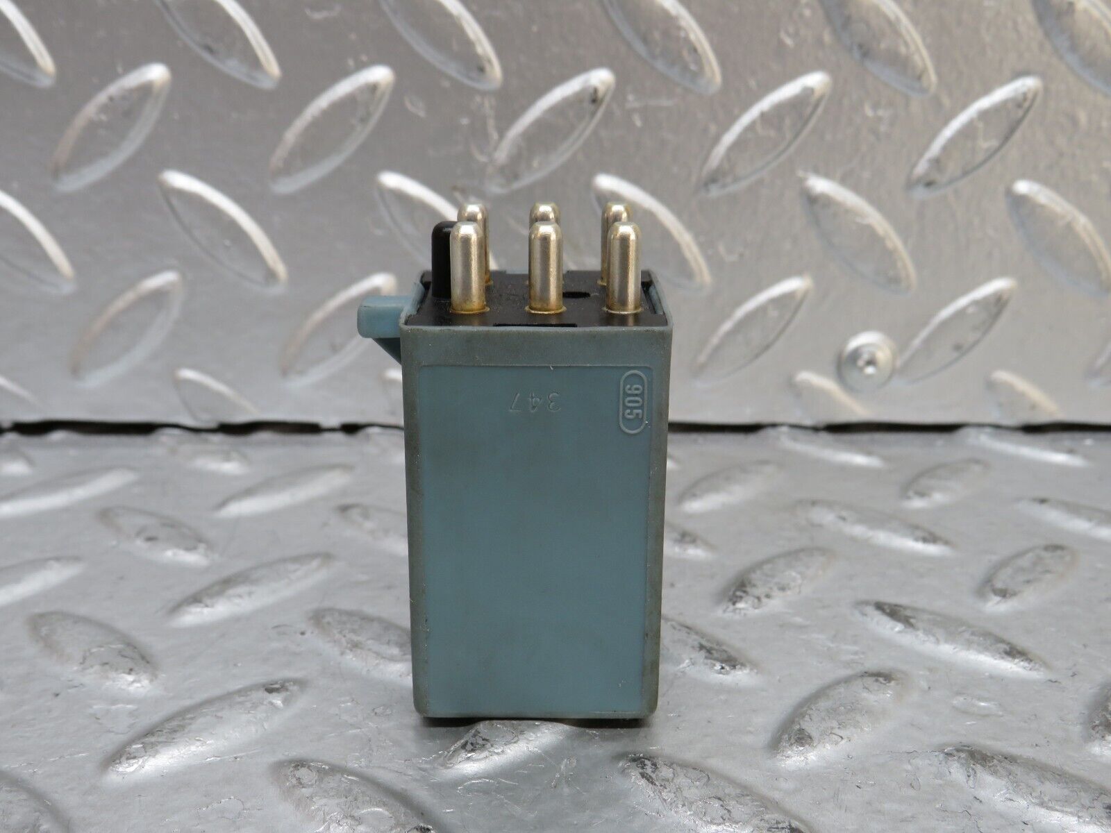 28320 Mercedes-Benz S123 240D Wagon Wiper Relay 0335320020