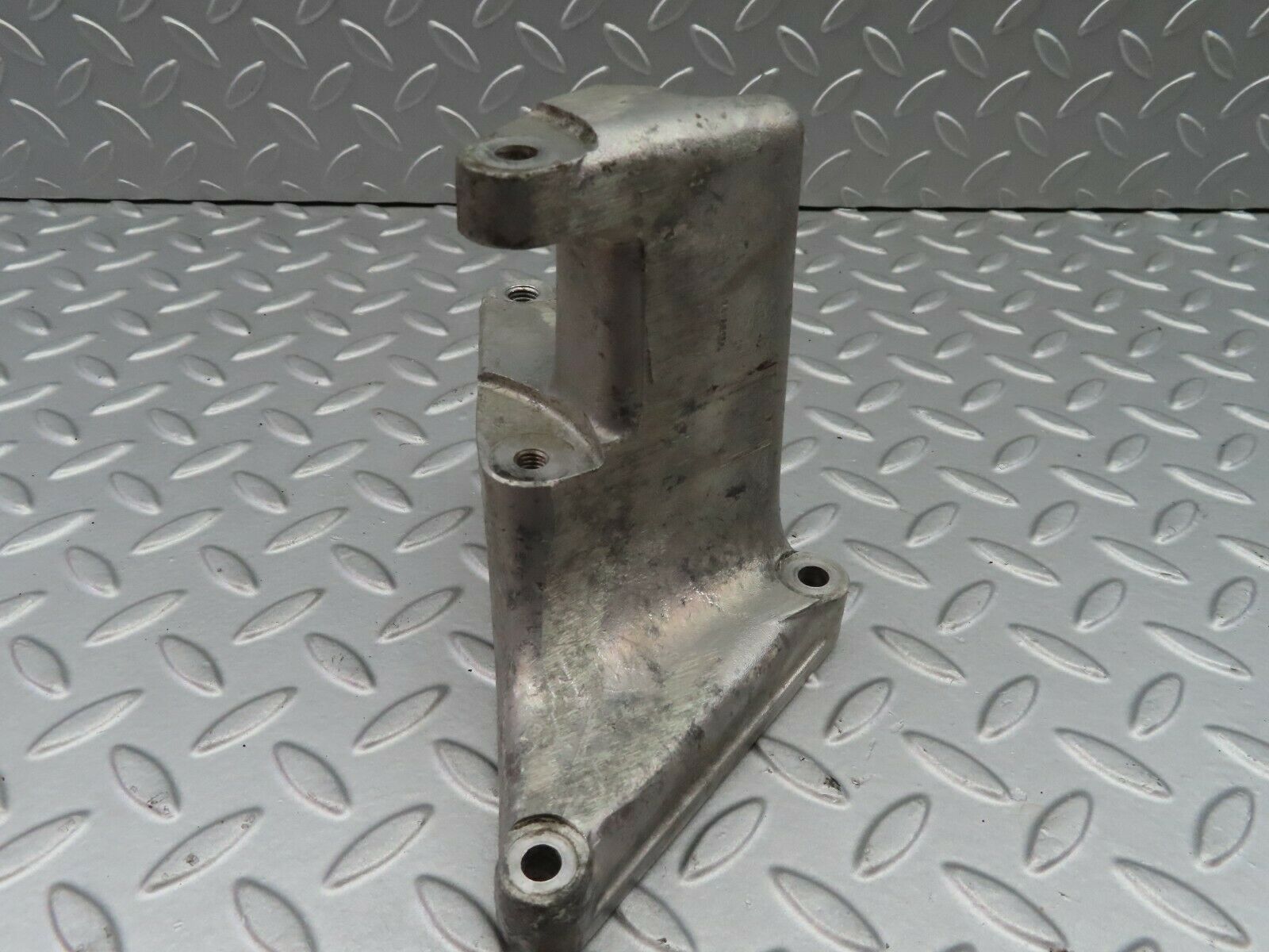 7059 Mercedes-Benz C107 350SLC Coupe Alternator Generator Bracket