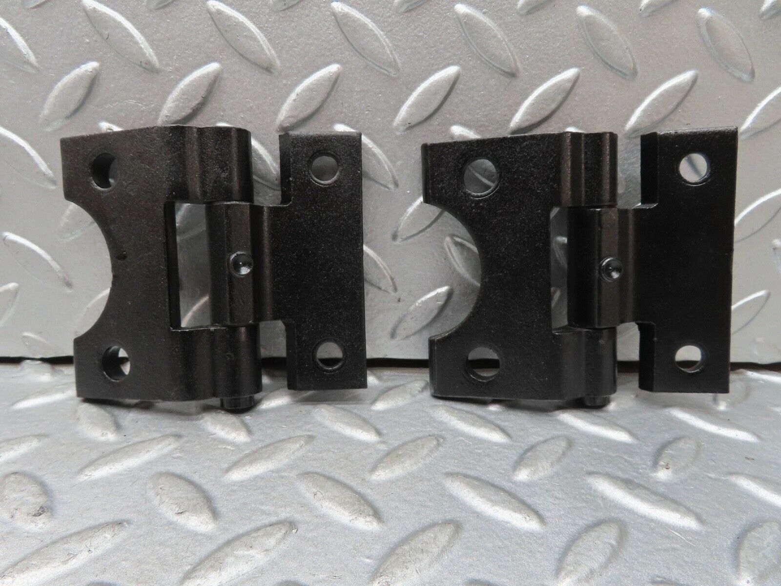 17830 Mercedes-Benz W116 450SEL Door Hinges Front Left