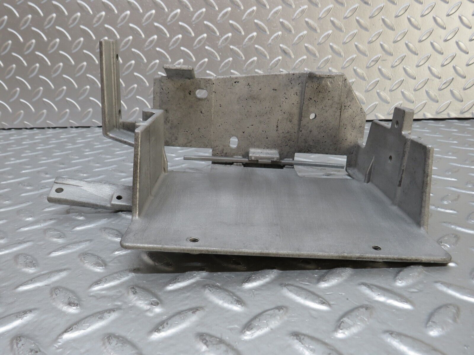 26686 Mercedes-Benz C124 220CE Engine Control Unit Tray Bracket 1245404973