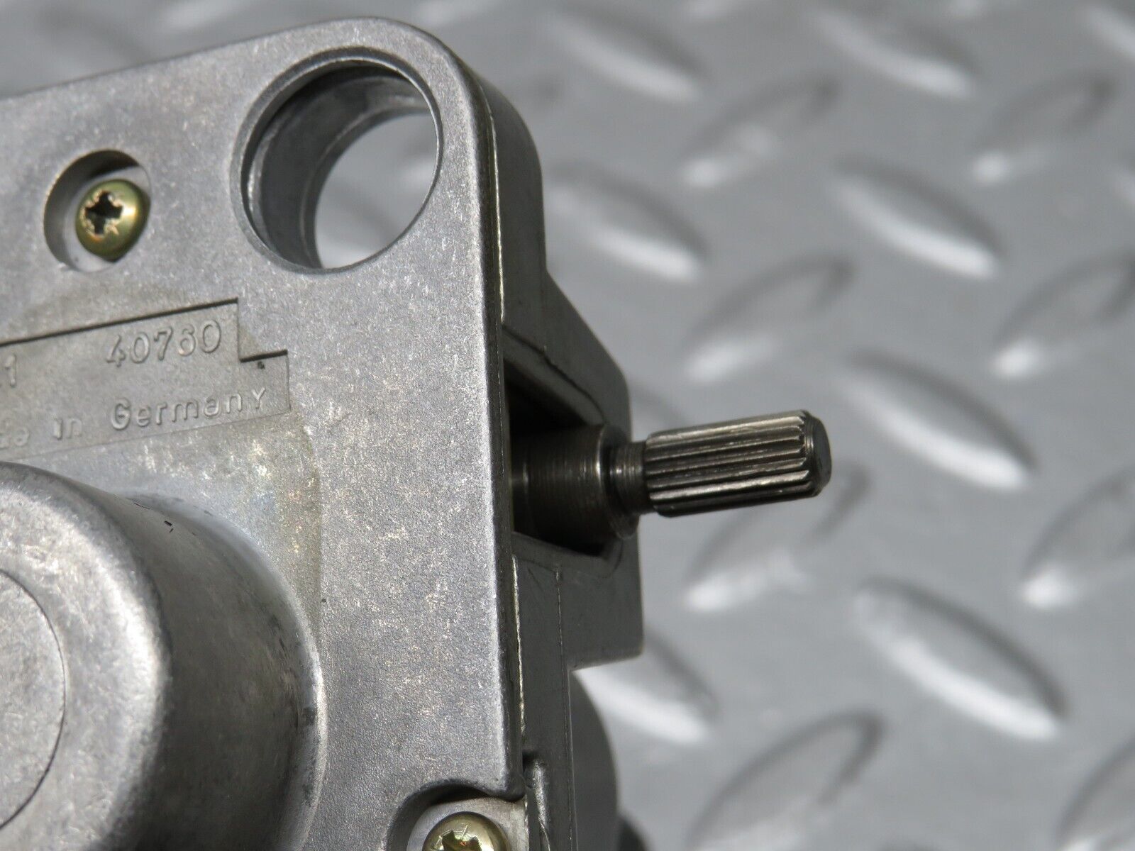 36854 Mercedes-Benz R129 300SL-24 Front Left Seat Adjustment Motor Bosch 1136201013 1298201207