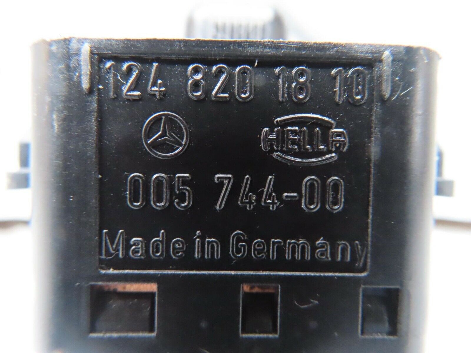 16391 Mercedes-Benz W124 260E Electric Mirror Adjust Switch 1248201810