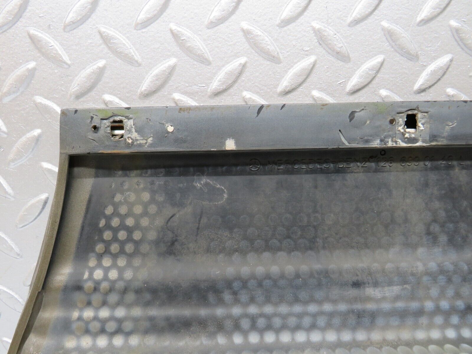 34373 Mercedes-Benz C126 380SEC Front Left Fender Wing Lower Moulding 1266900140