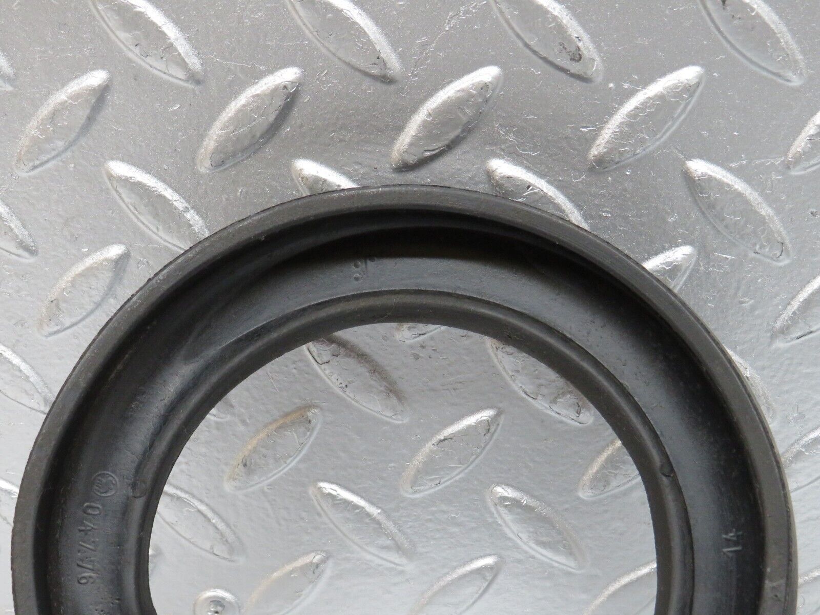 0805 Mercedes-Benz C107 350SLC Coupe Rubber Buffer Suspension Rear 1153251544